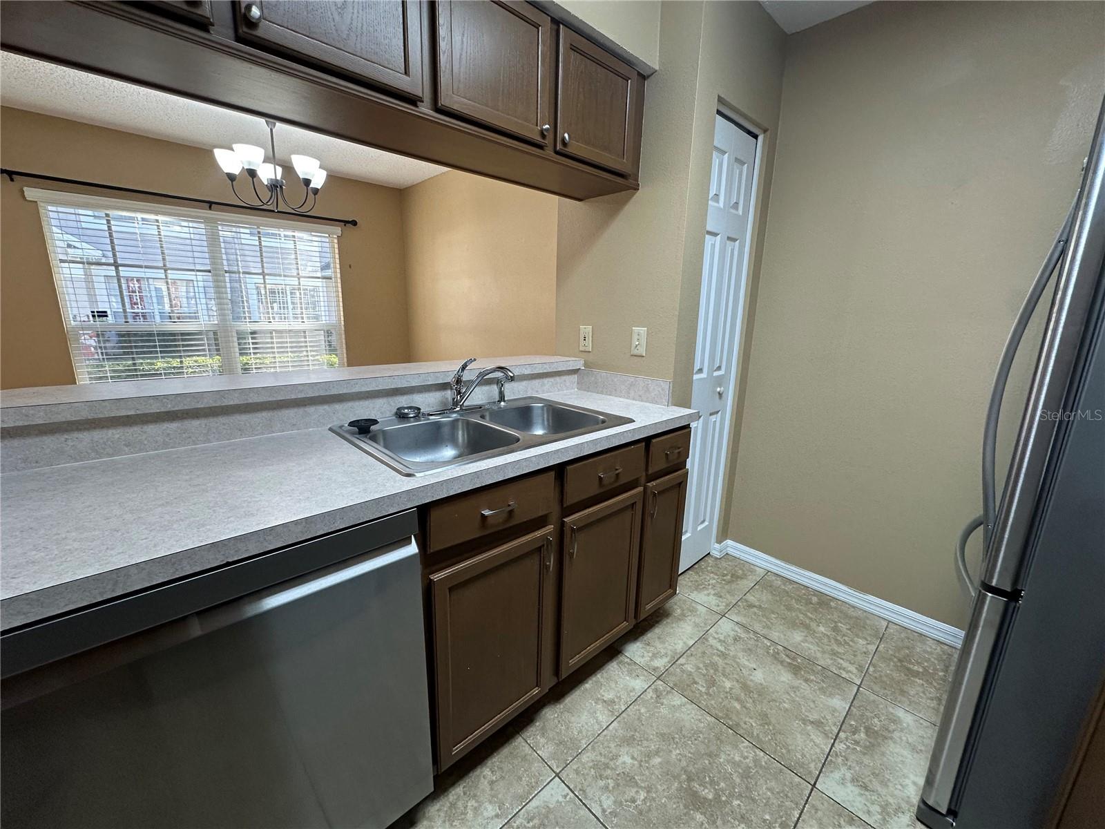 Image 6 of 17 For 539 Kensington Lake Circle