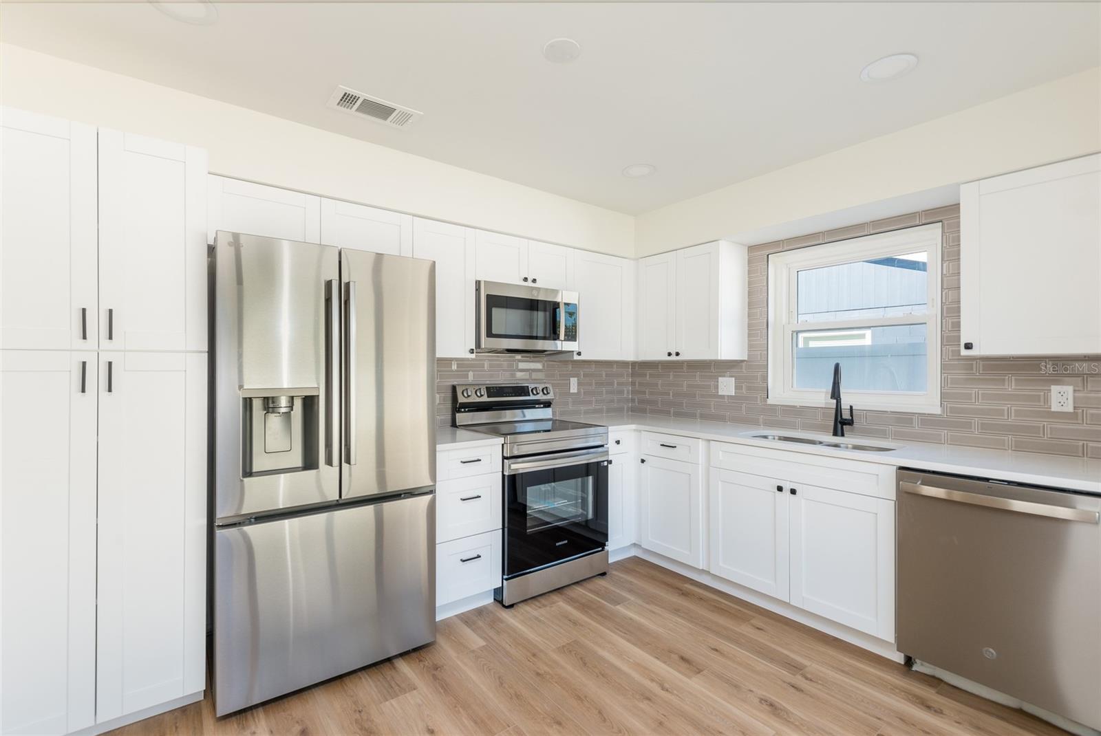 Image 10 of 33 For 1428 Foxboro Drive