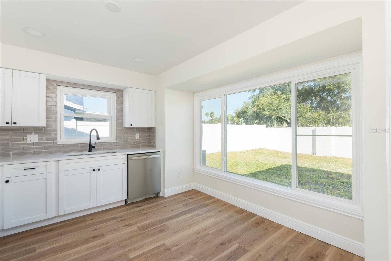 Image 11 of 33 For 1428 Foxboro Drive