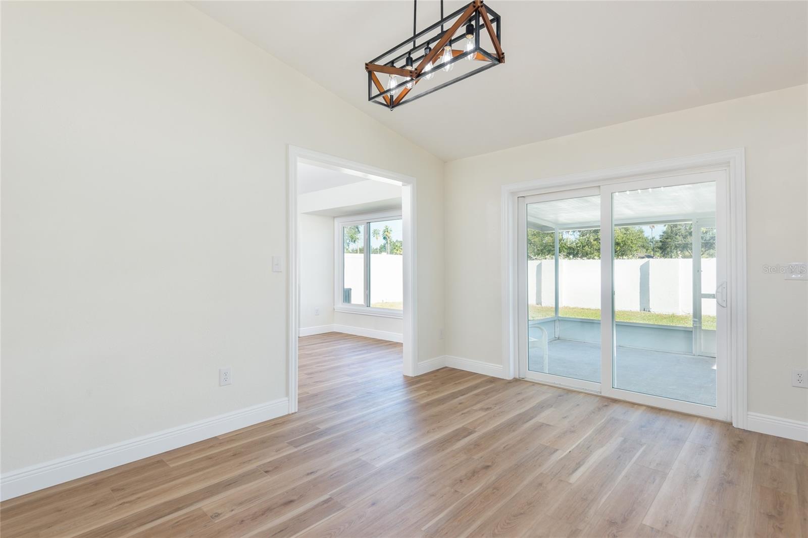 Image 6 of 33 For 1428 Foxboro Drive
