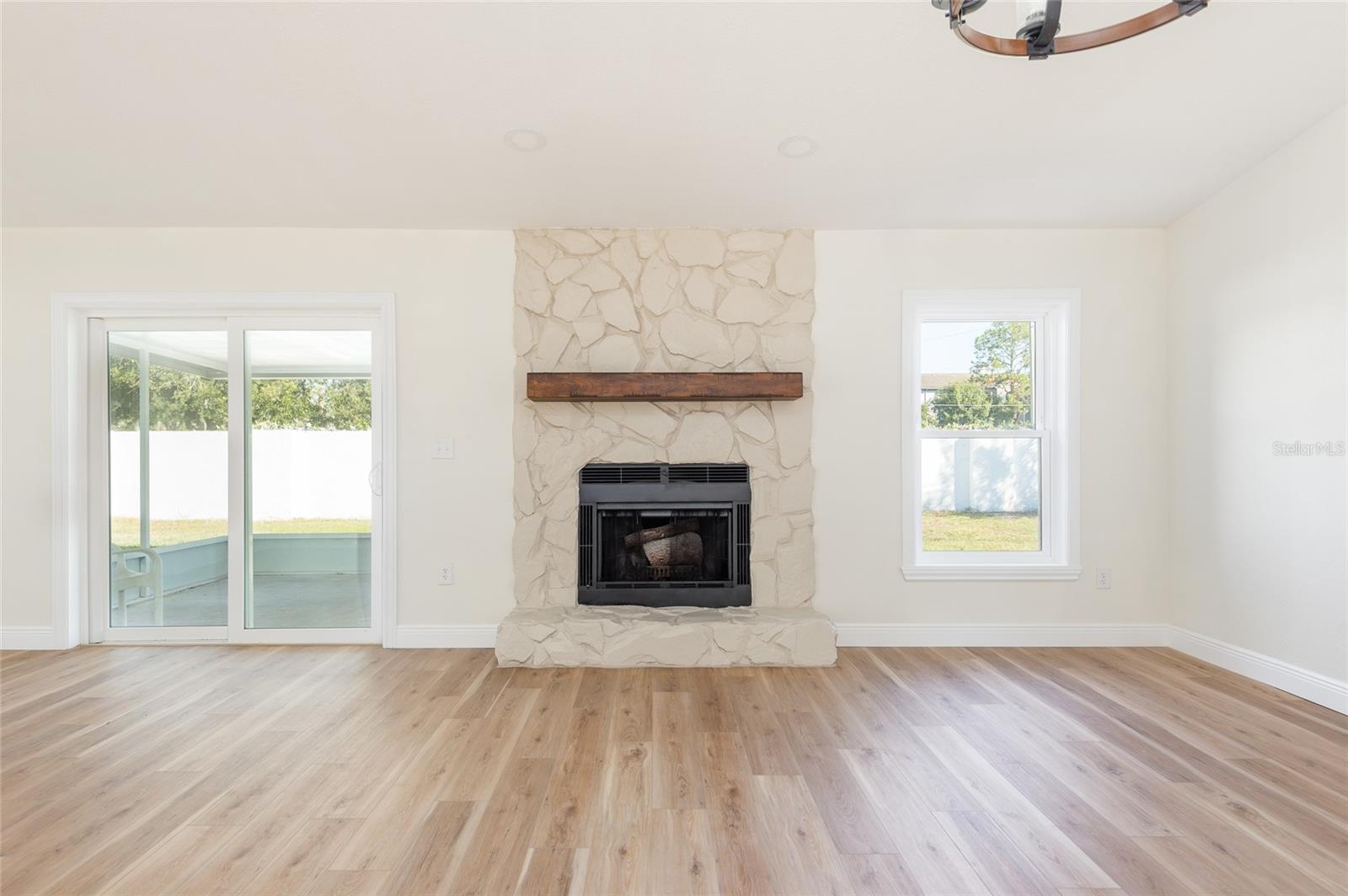 Image 7 of 33 For 1428 Foxboro Drive