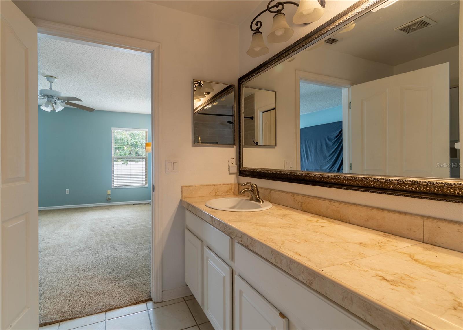 Image 27 of 45 For 14833 Redcliff Drive