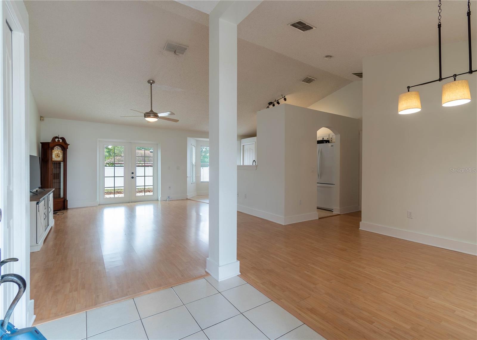 Image 5 of 45 For 14833 Redcliff Drive