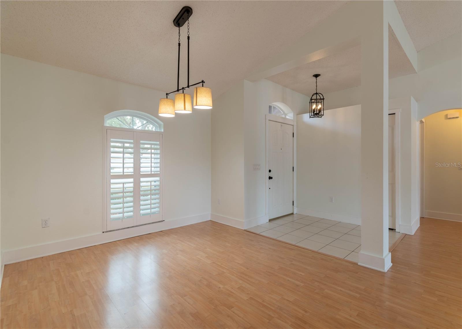 Image 7 of 45 For 14833 Redcliff Drive