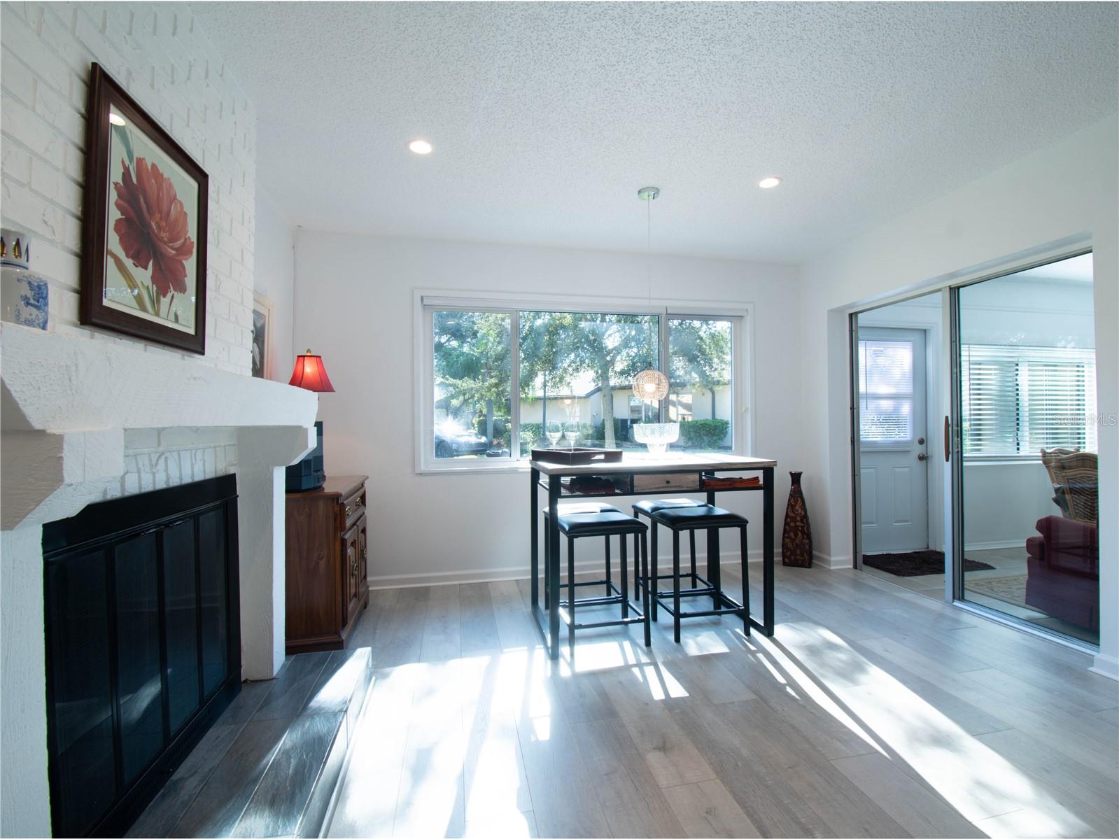 Image 12 of 52 For 2101 Sunset Point Road 1302