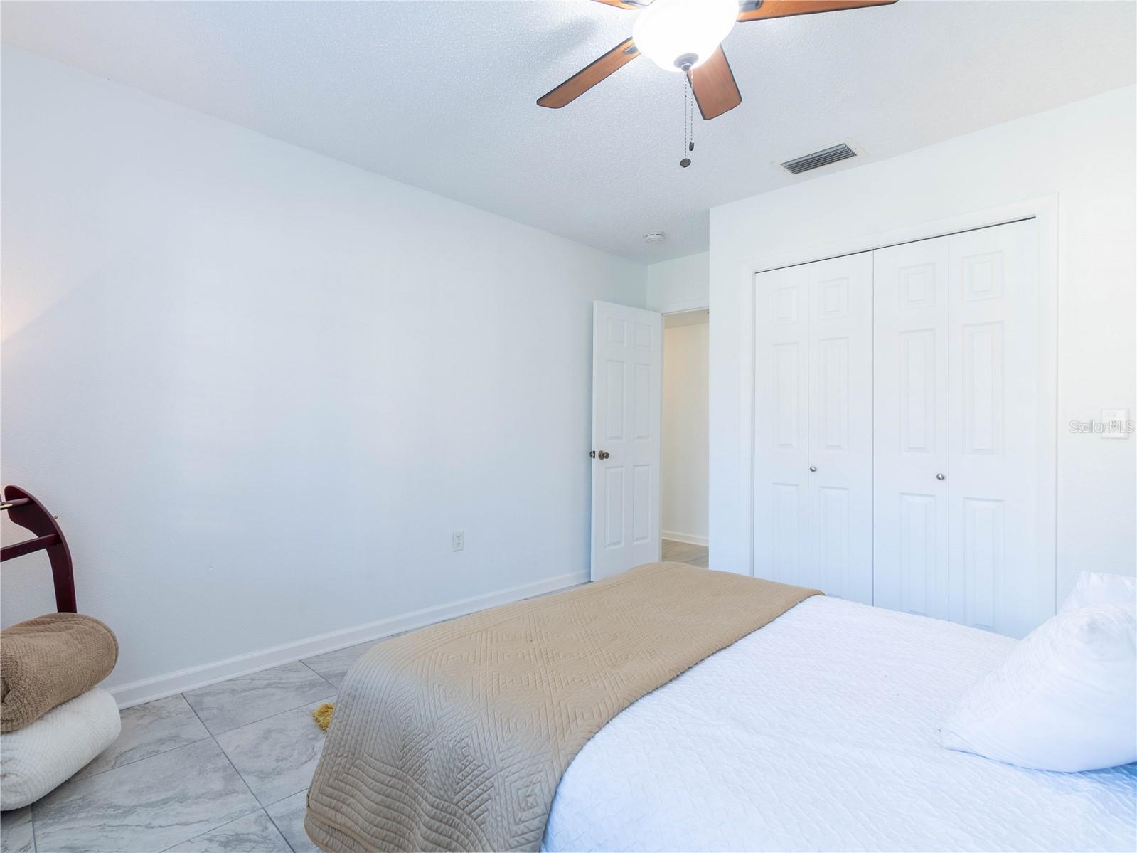 Image 23 of 52 For 2101 Sunset Point Road 1302