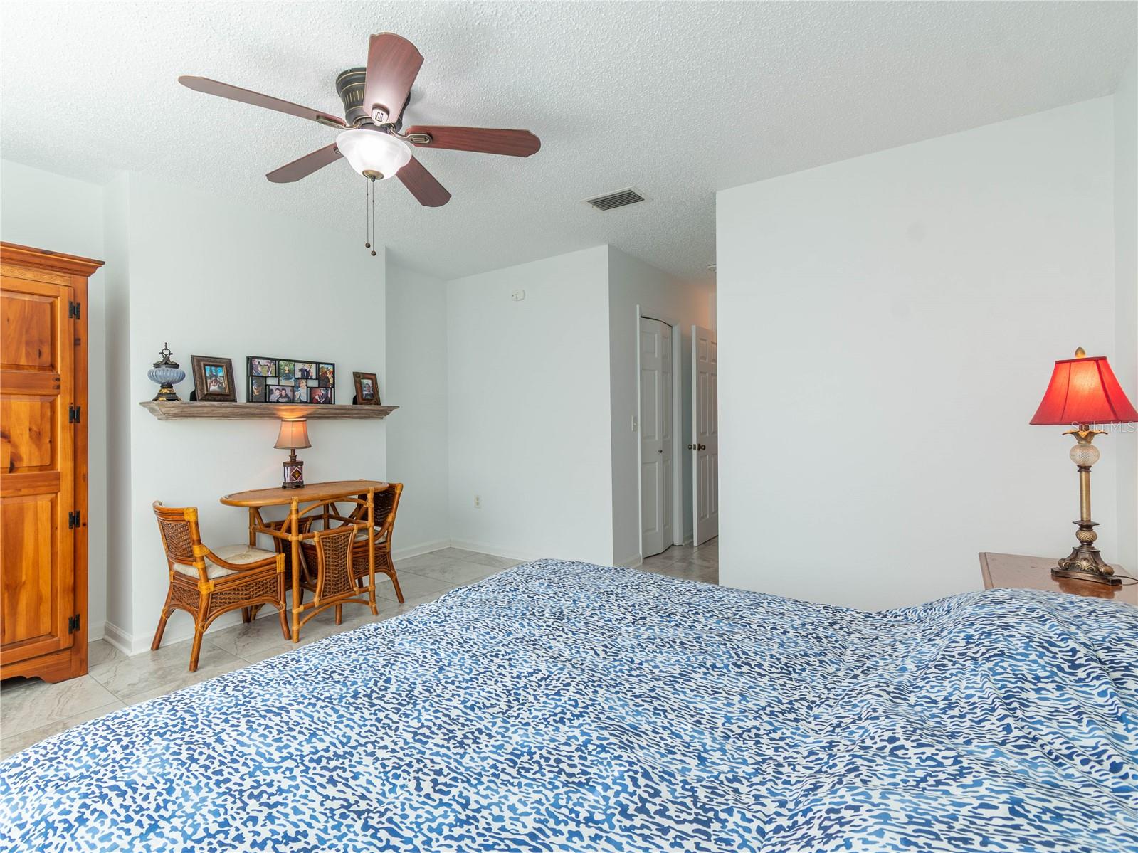 Image 28 of 52 For 2101 Sunset Point Road 1302