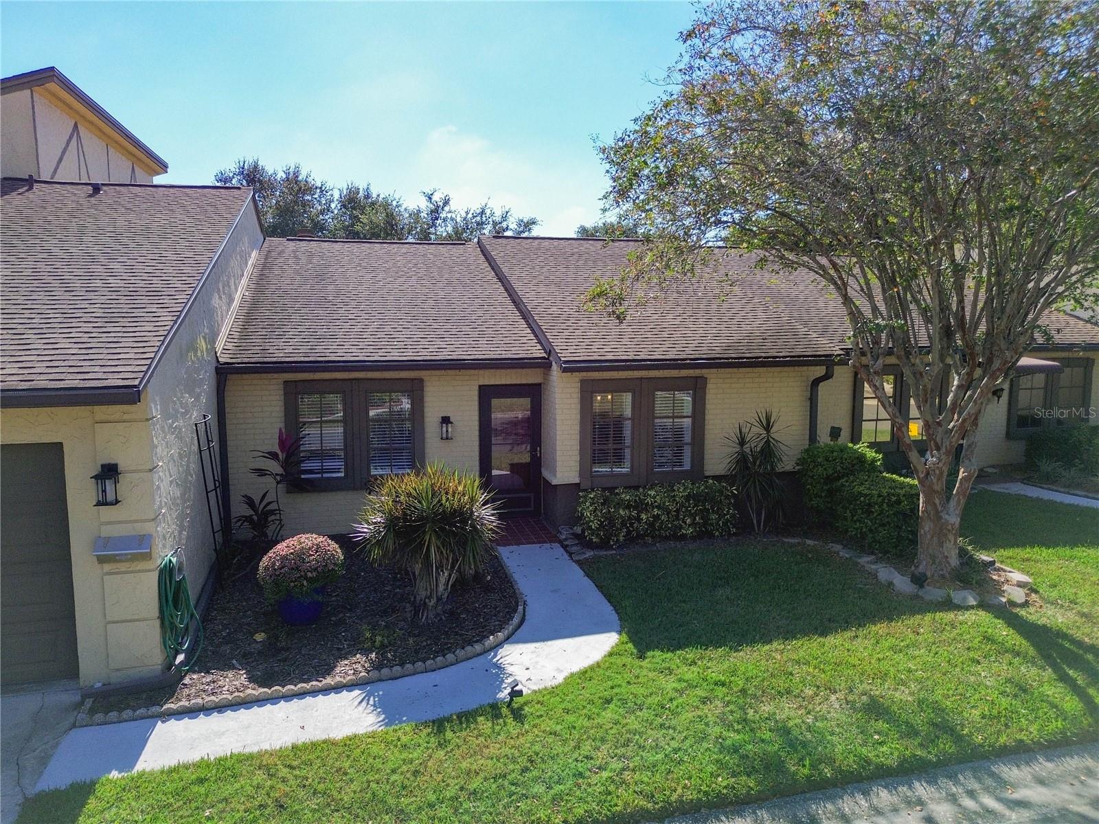 Image 32 of 52 For 2101 Sunset Point Road 1302