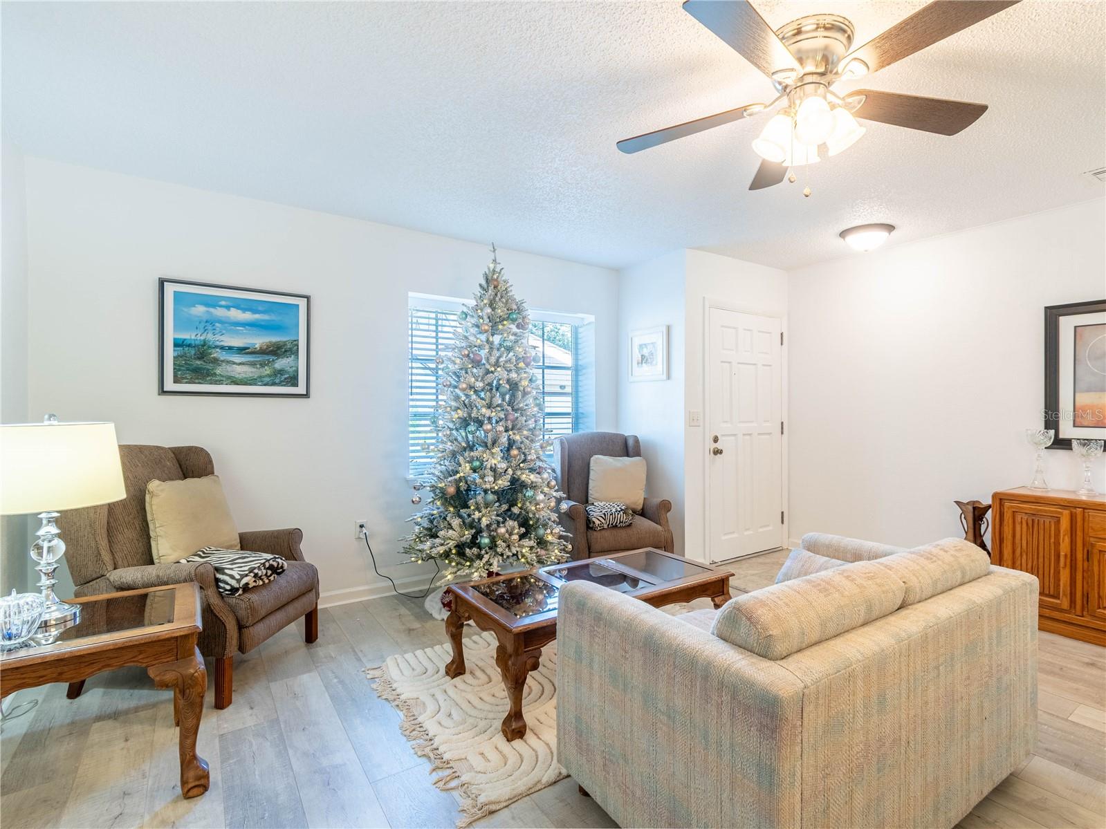 Image 5 of 52 For 2101 Sunset Point Road 1302