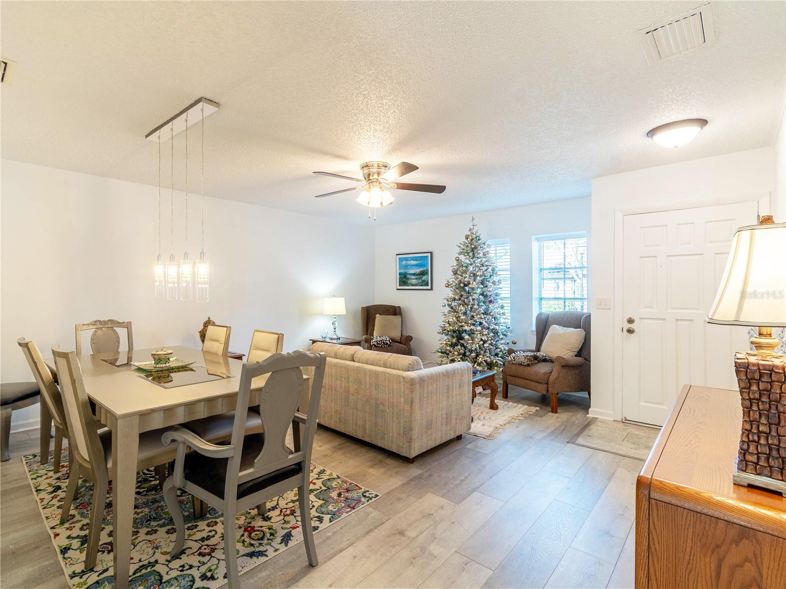 Image 6 of 52 For 2101 Sunset Point Road 1302