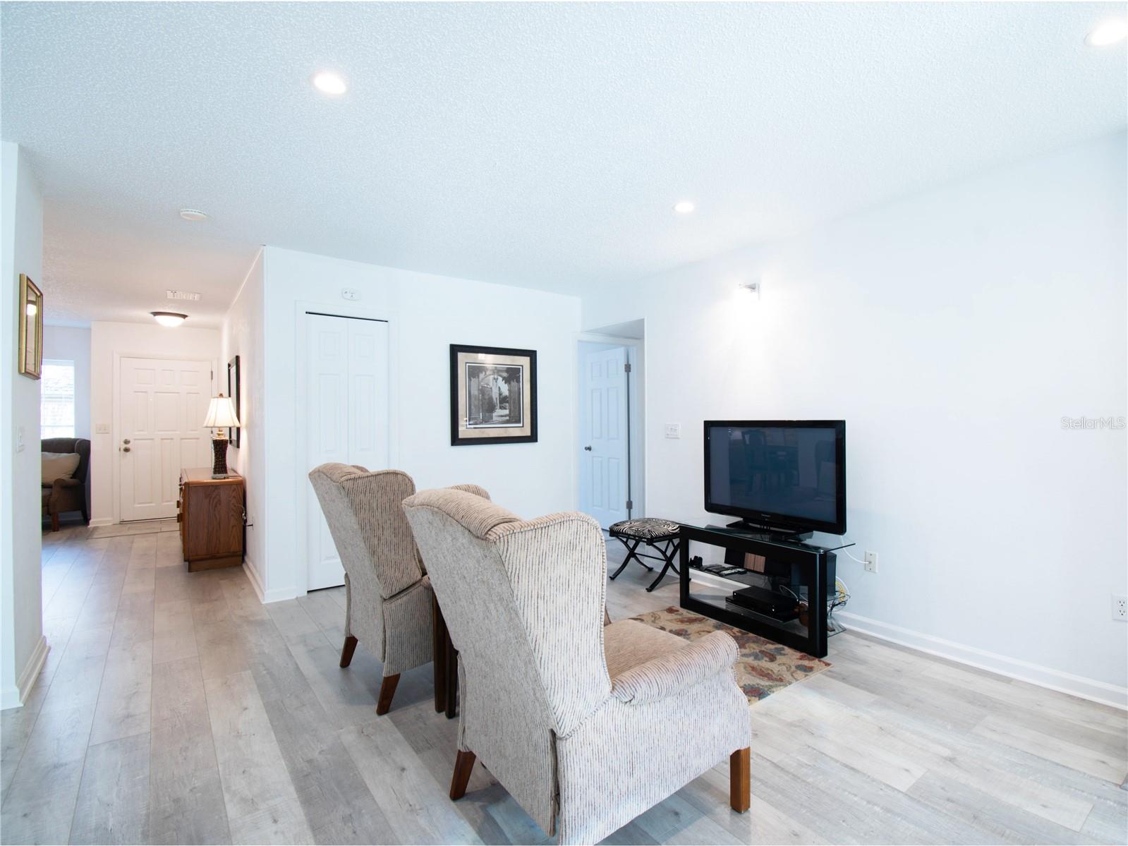 Image 7 of 52 For 2101 Sunset Point Road 1302