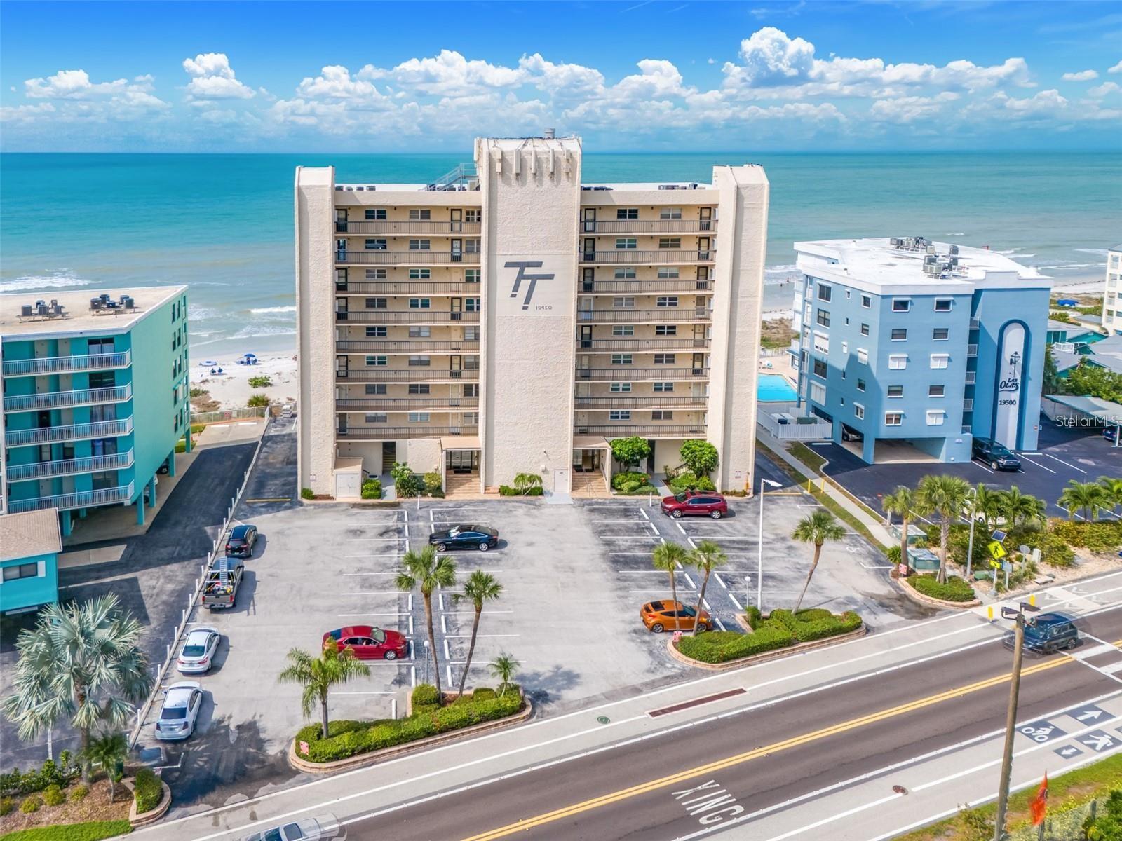Image 2 of 23 For 19450 Gulf Boulevard 203