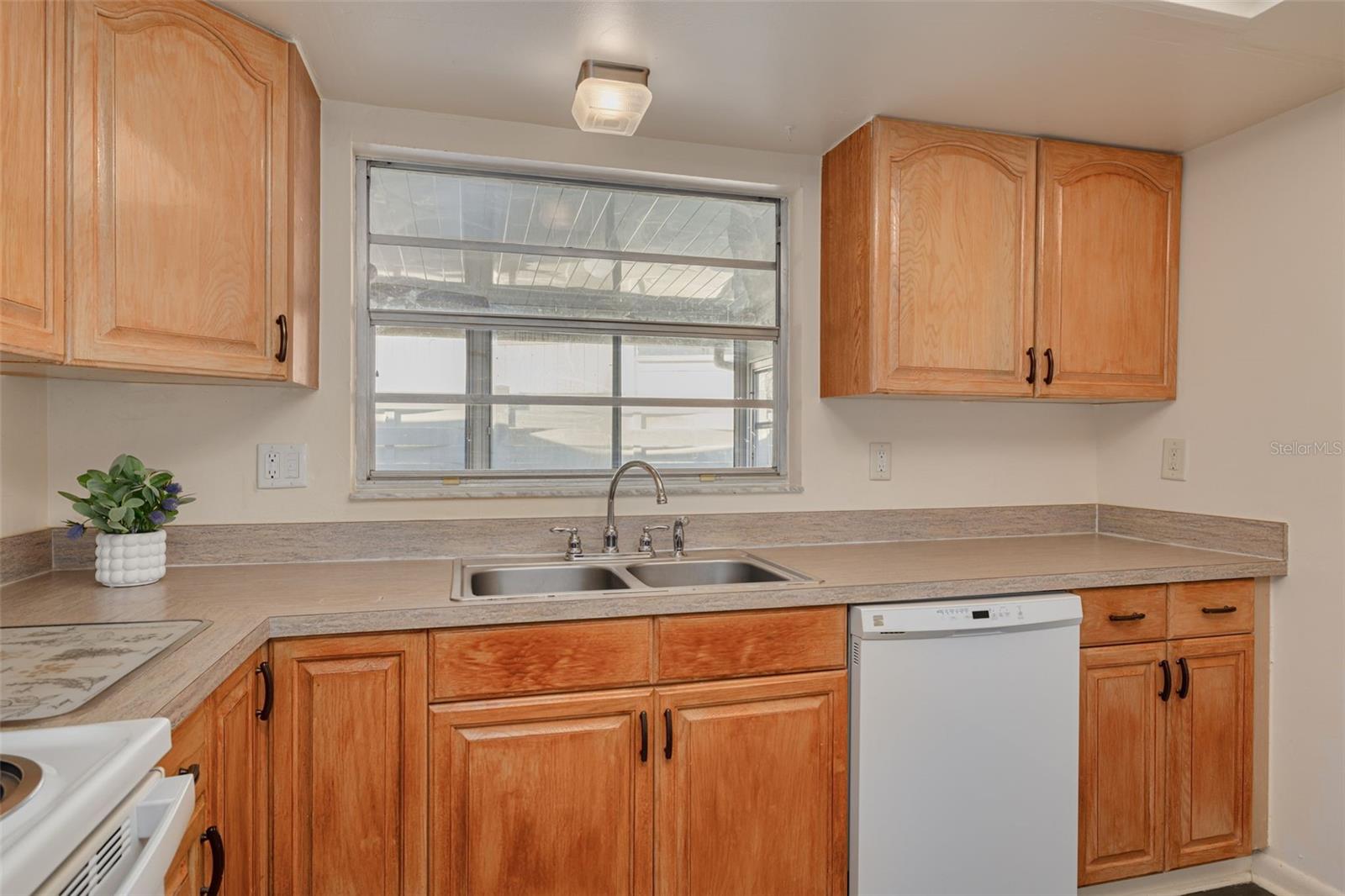 Image 10 of 31 For 2562 Forest Run Court 130b