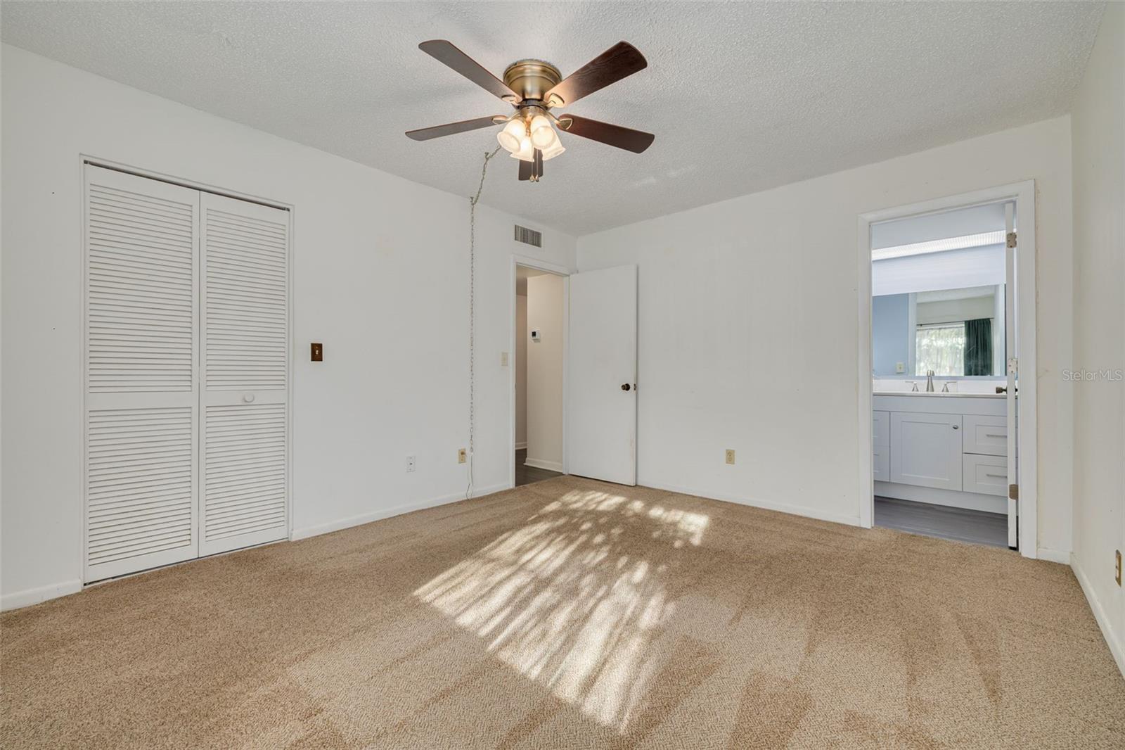 Image 14 of 31 For 2562 Forest Run Court 130b