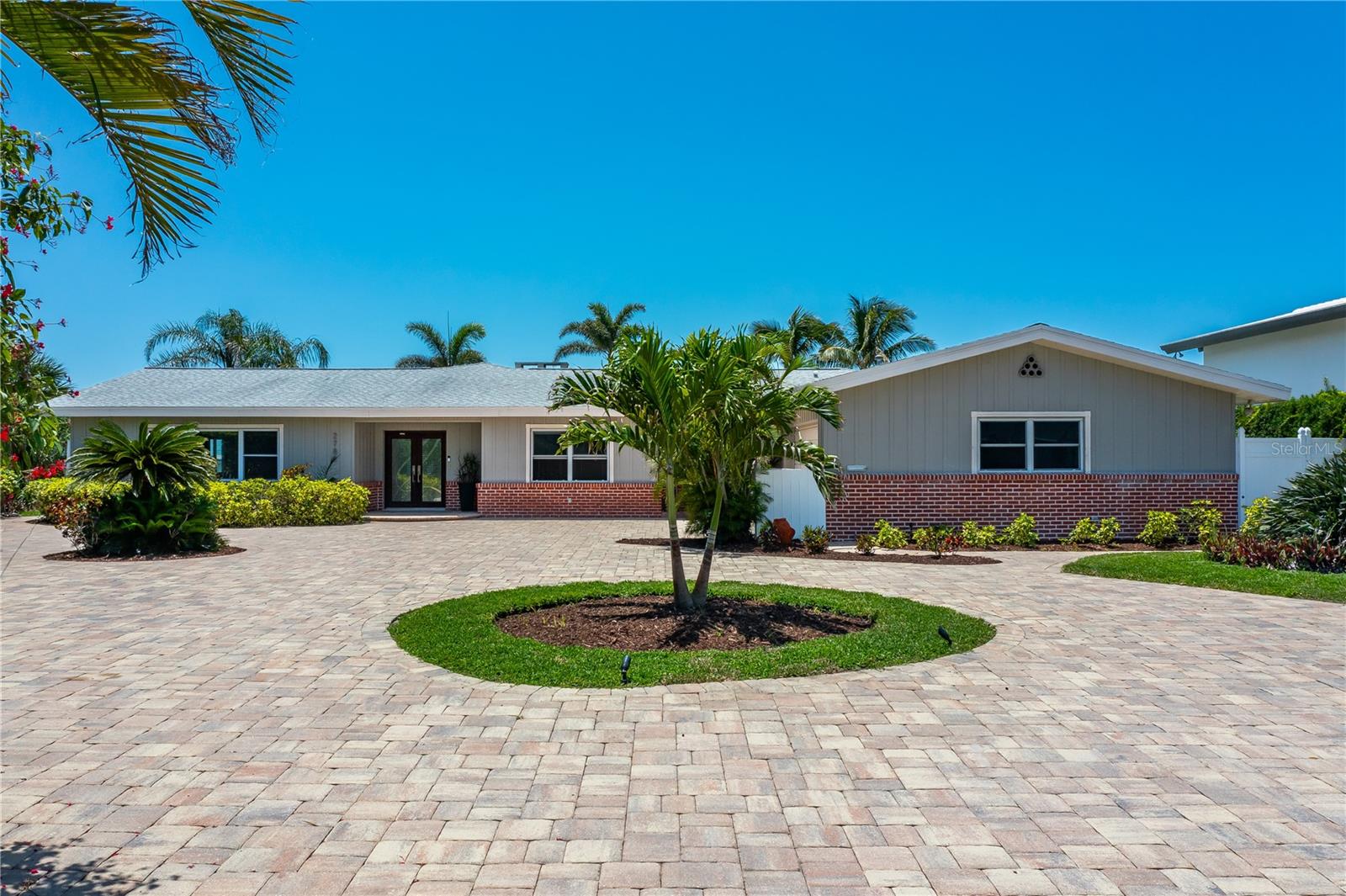 Image 13 of 49 For 2788 70th Avenue S