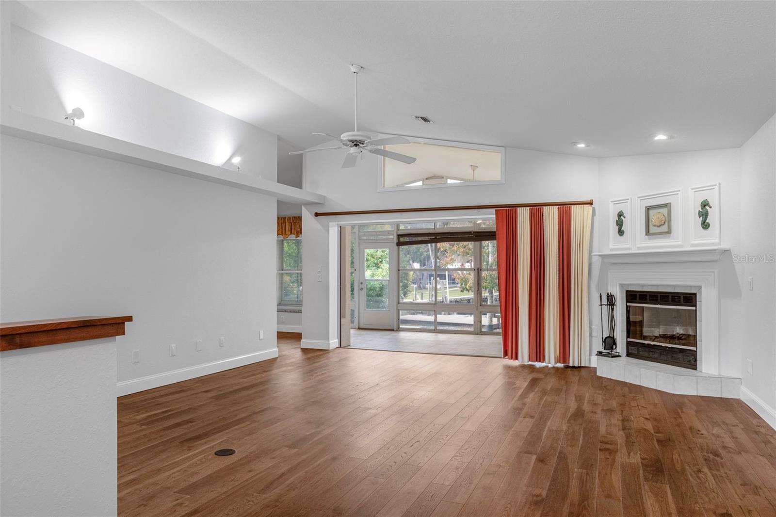 Image 15 of 79 For 4922 Stetson Point