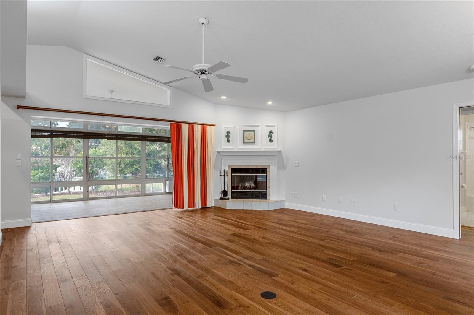 Image 16 of 79 For 4922 Stetson Point