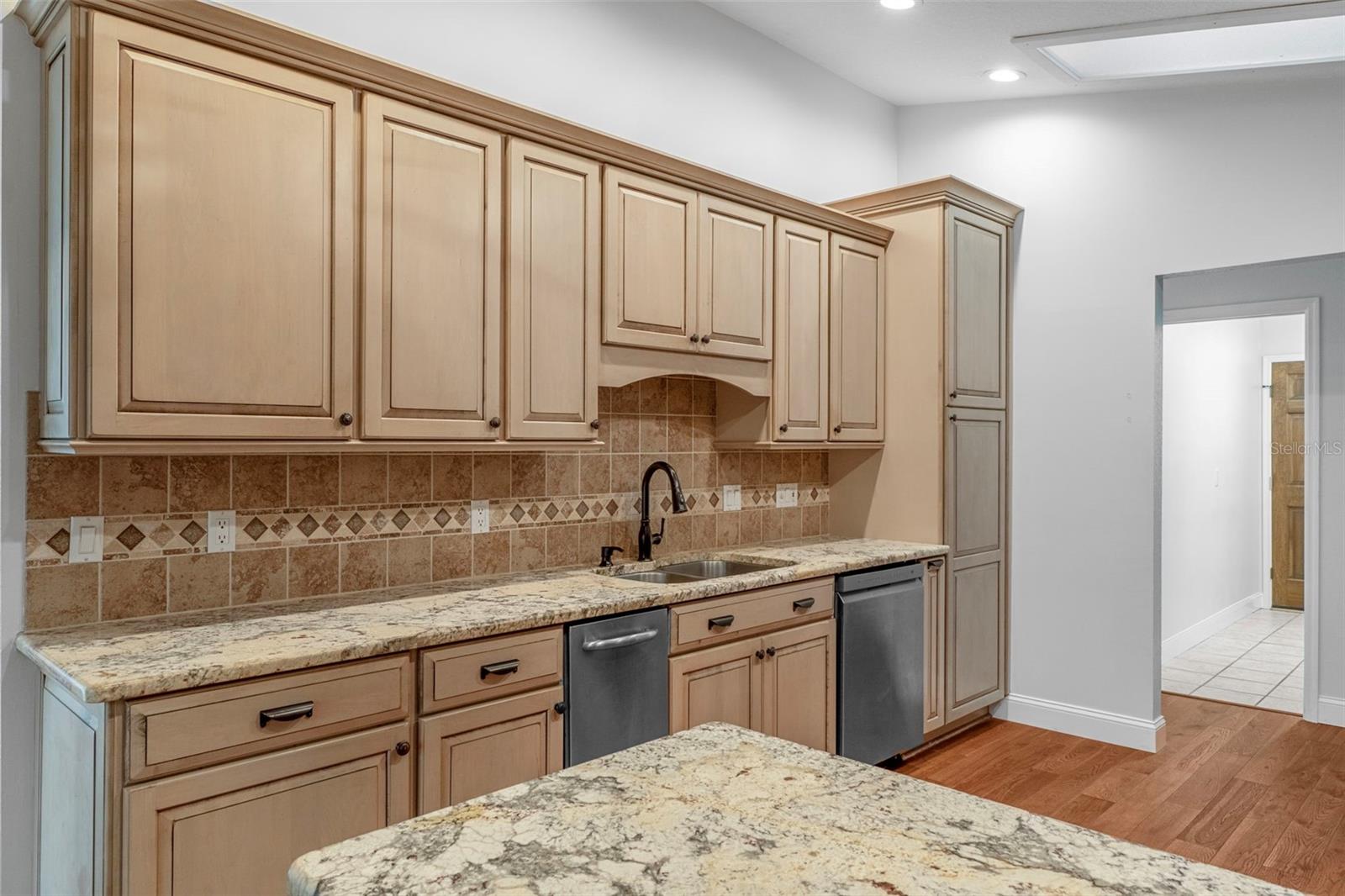 Image 24 of 79 For 4922 Stetson Point