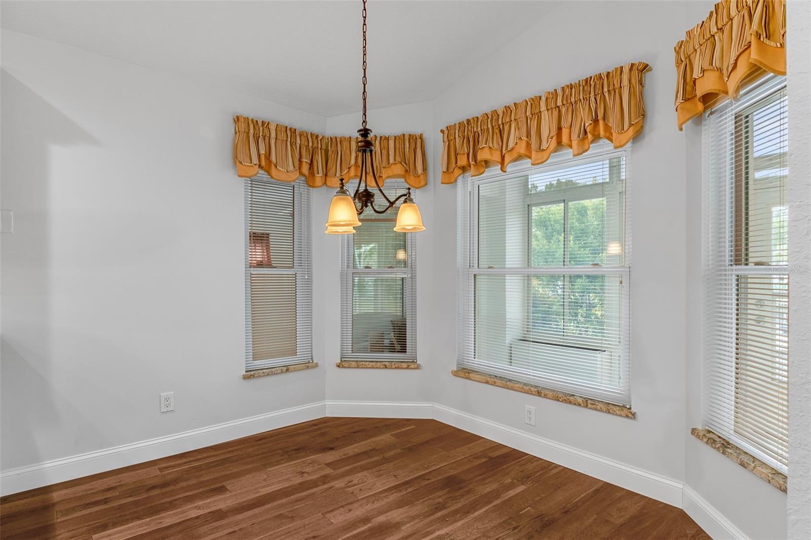 Image 26 of 79 For 4922 Stetson Point