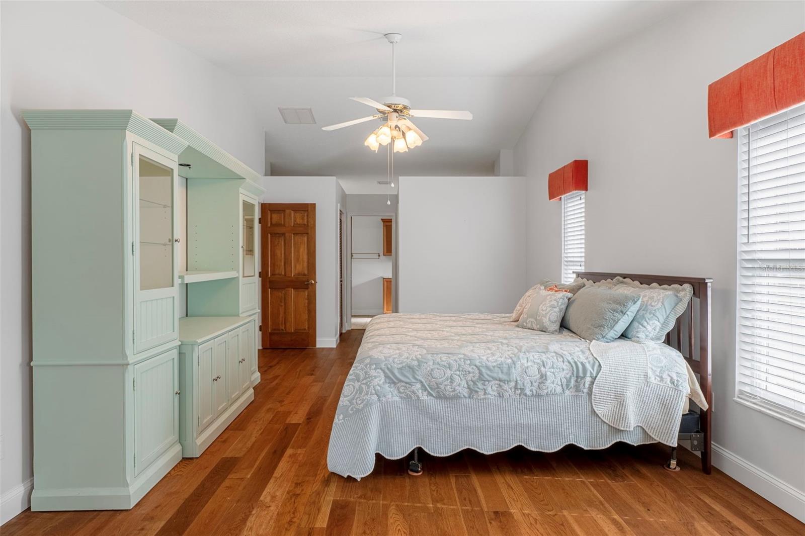 Image 31 of 79 For 4922 Stetson Point