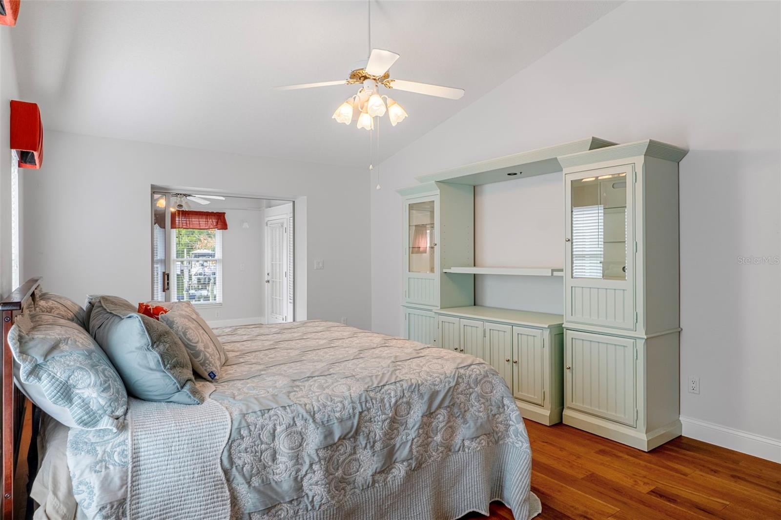 Image 32 of 79 For 4922 Stetson Point