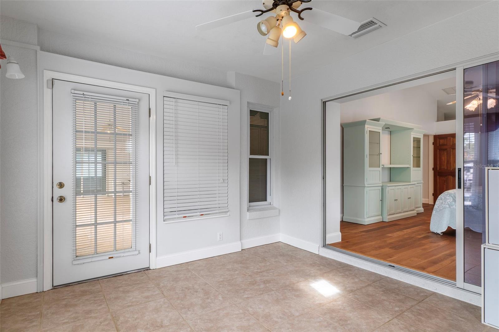 Image 34 of 79 For 4922 Stetson Point