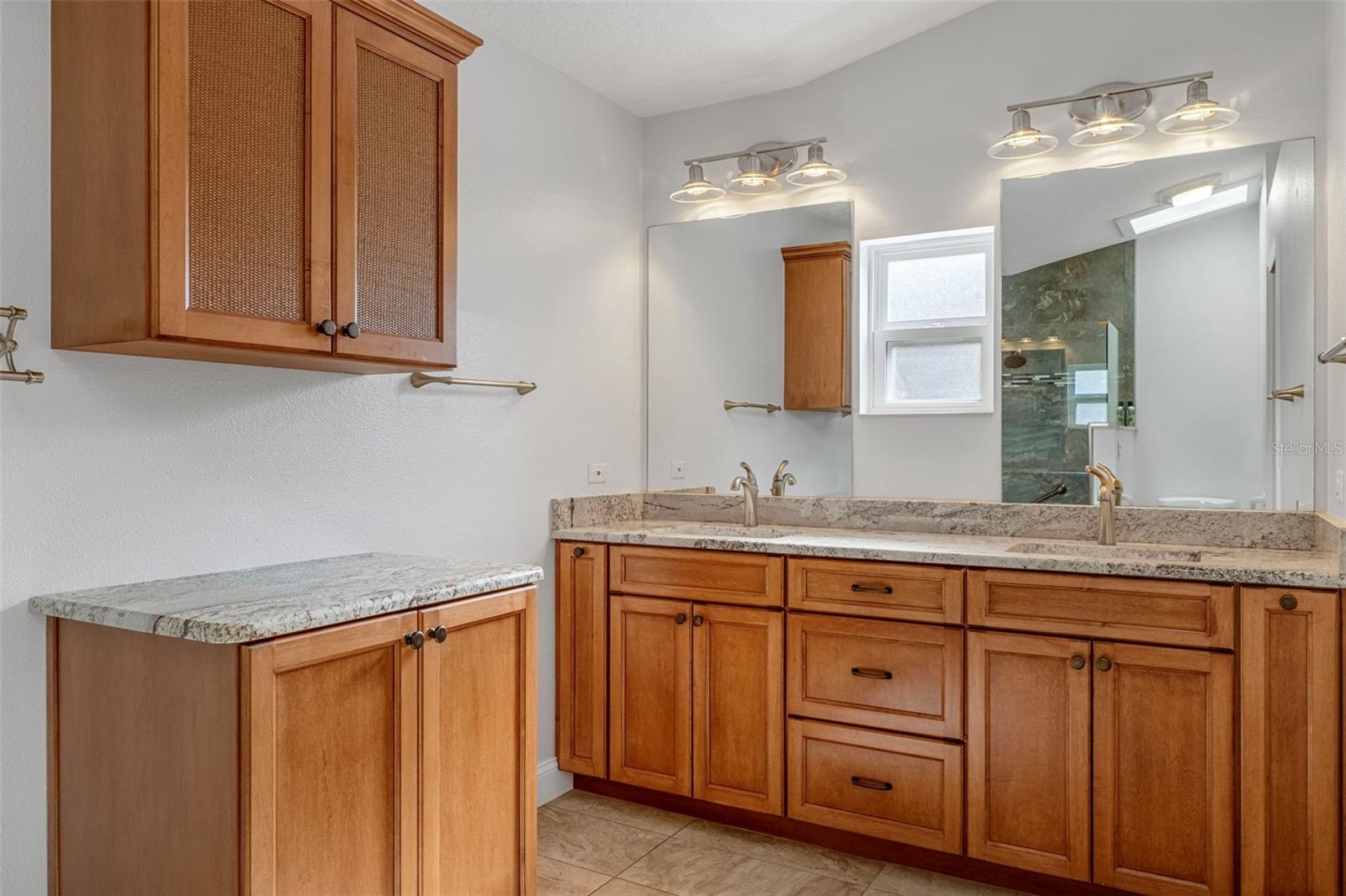 Image 39 of 79 For 4922 Stetson Point