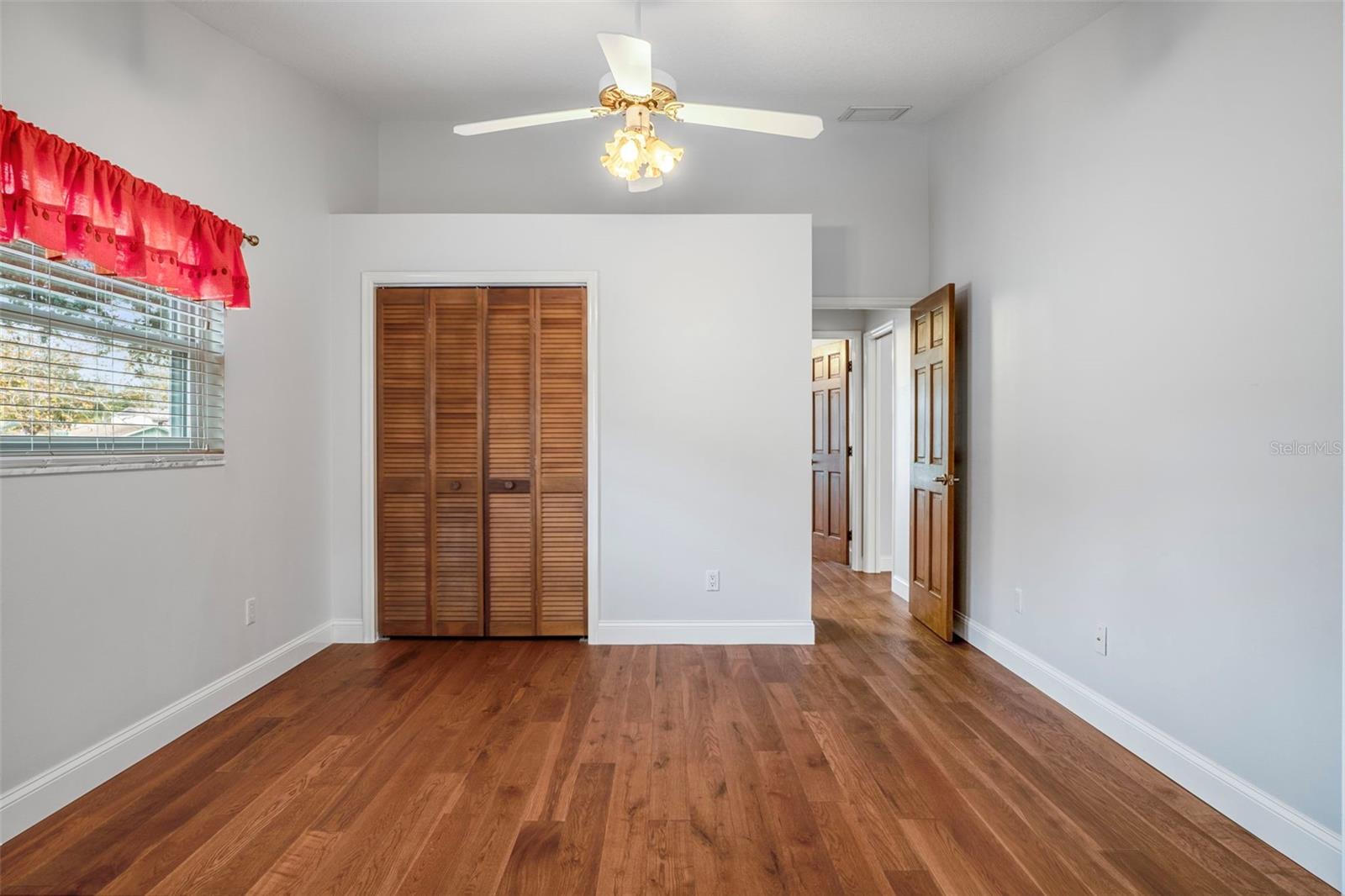 Image 48 of 79 For 4922 Stetson Point