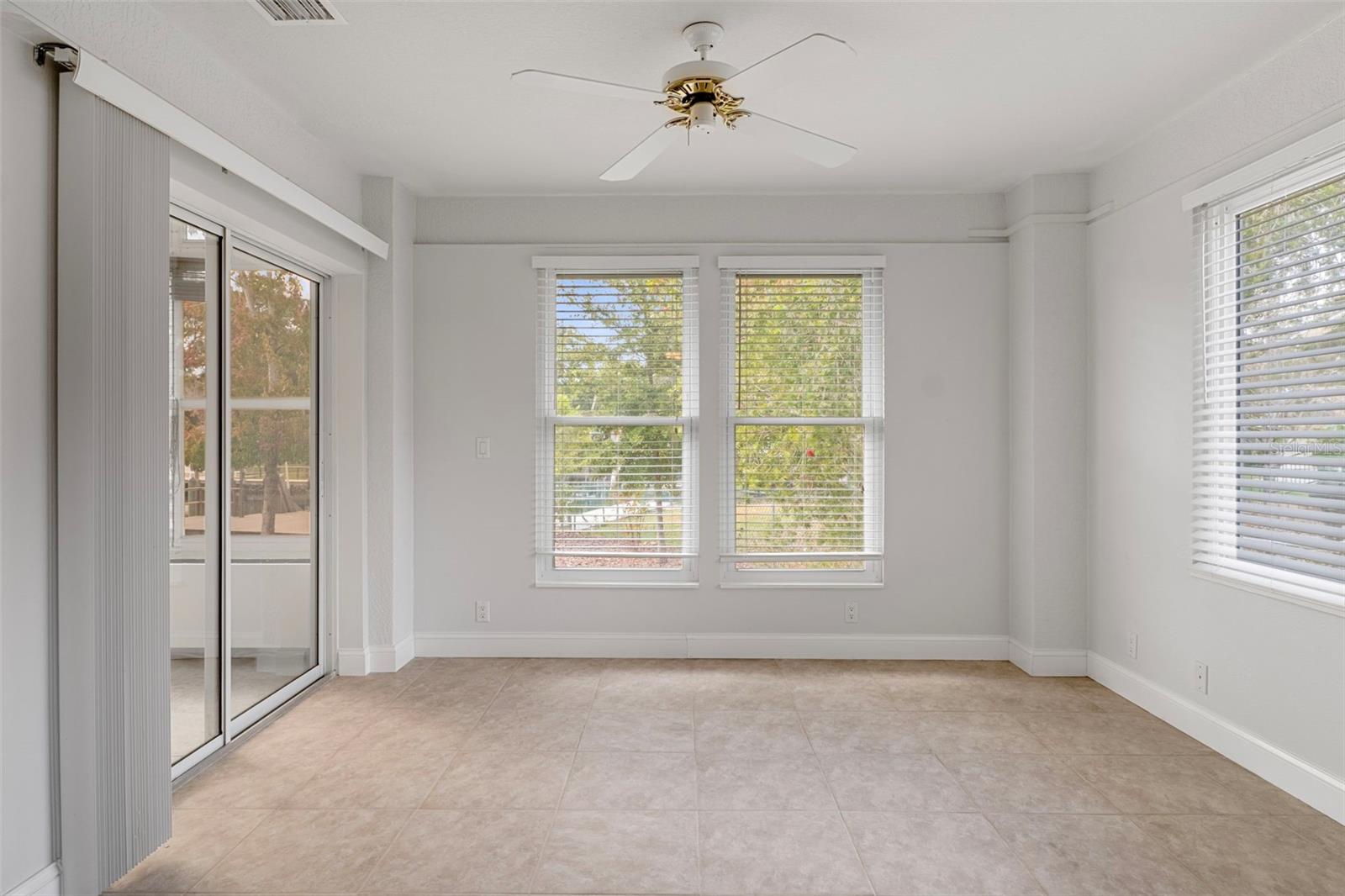 Image 49 of 79 For 4922 Stetson Point