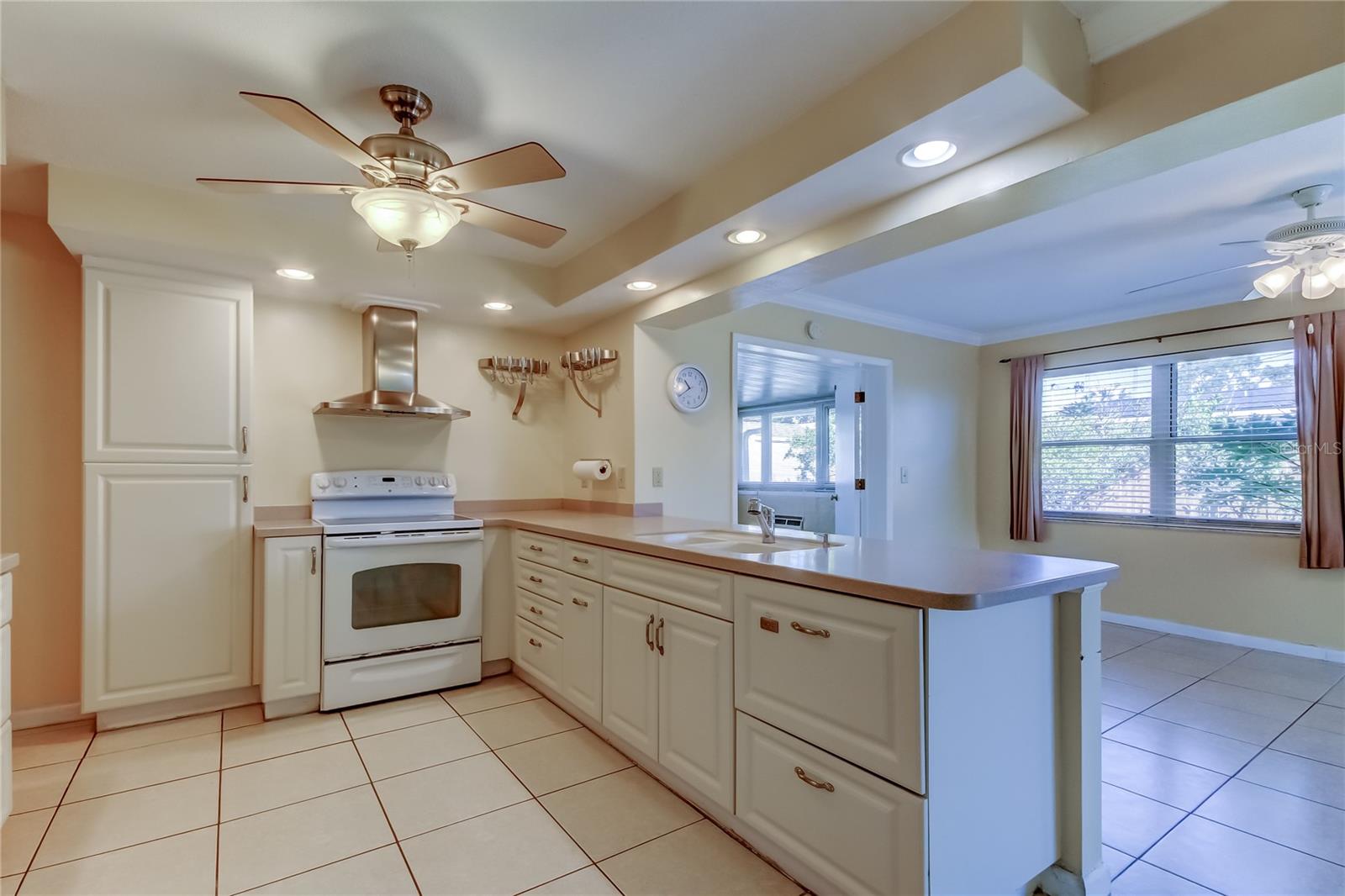 Image 10 of 40 For 14233 102nd Avenue