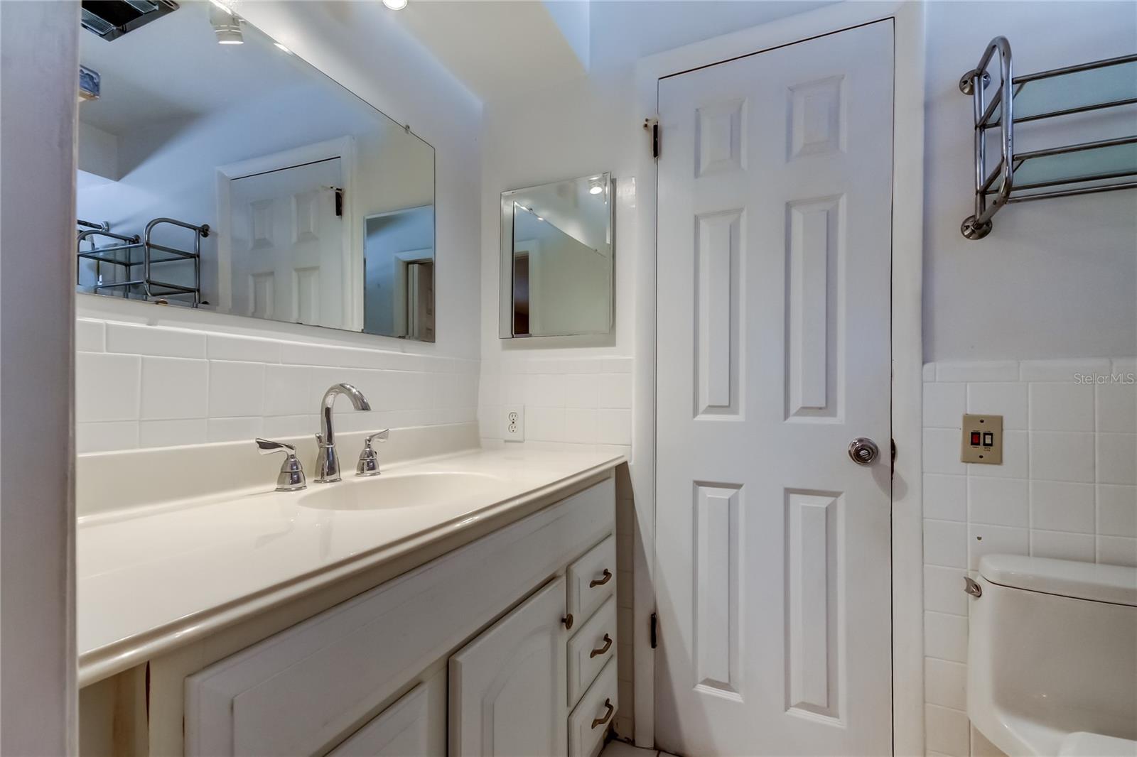 Image 19 of 40 For 14233 102nd Avenue