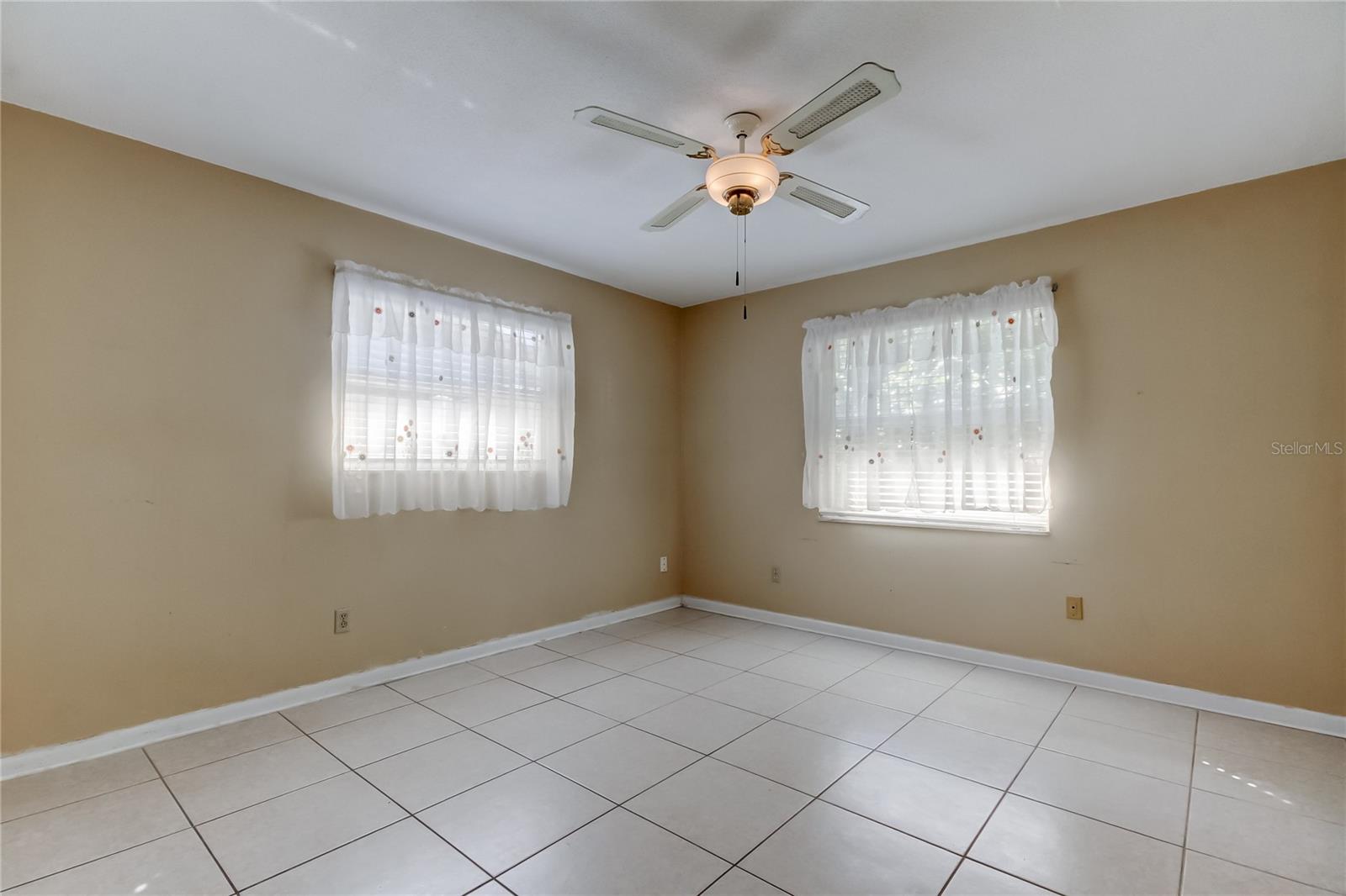 Image 20 of 40 For 14233 102nd Avenue