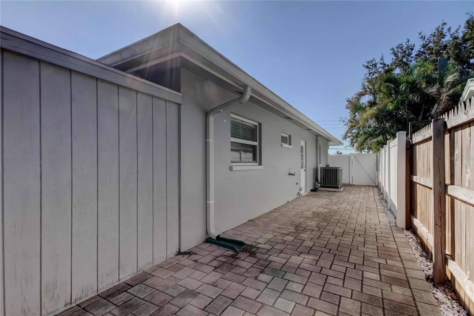 Image 29 of 40 For 14233 102nd Avenue