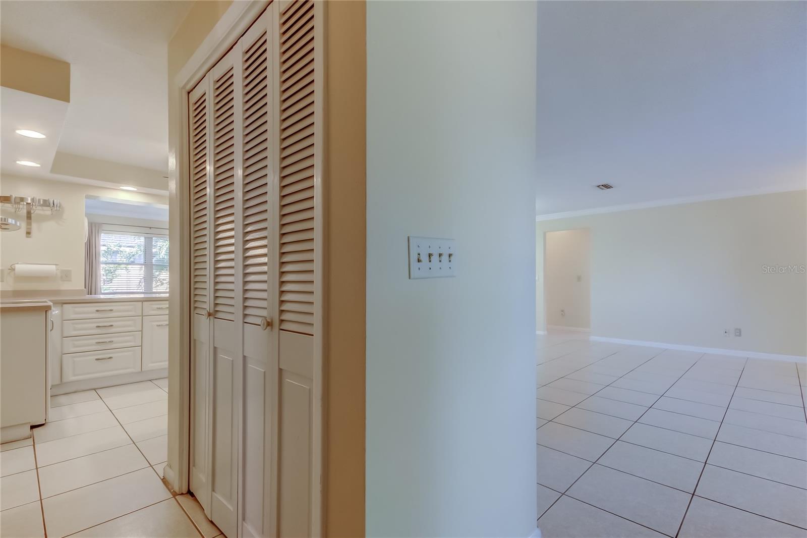 Image 4 of 40 For 14233 102nd Avenue