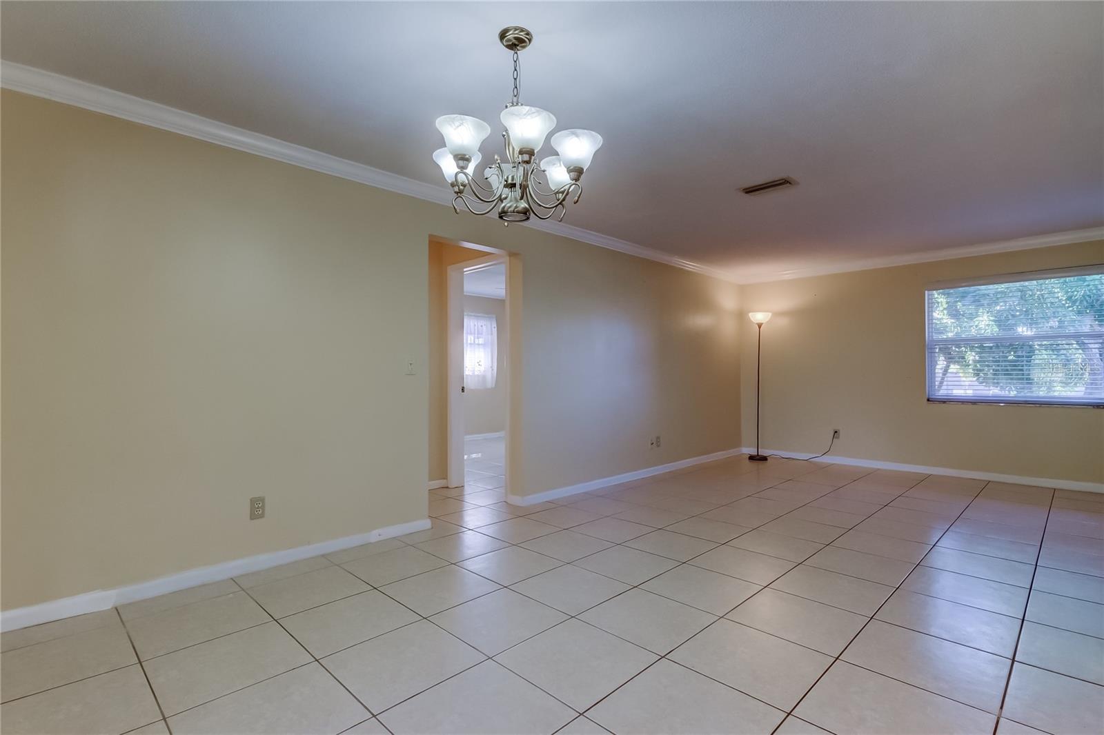 Image 8 of 40 For 14233 102nd Avenue