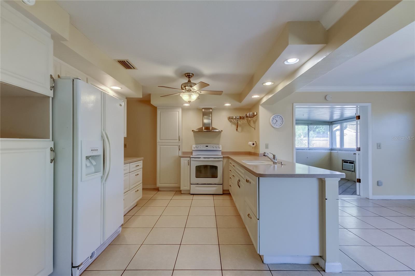 Image 9 of 40 For 14233 102nd Avenue