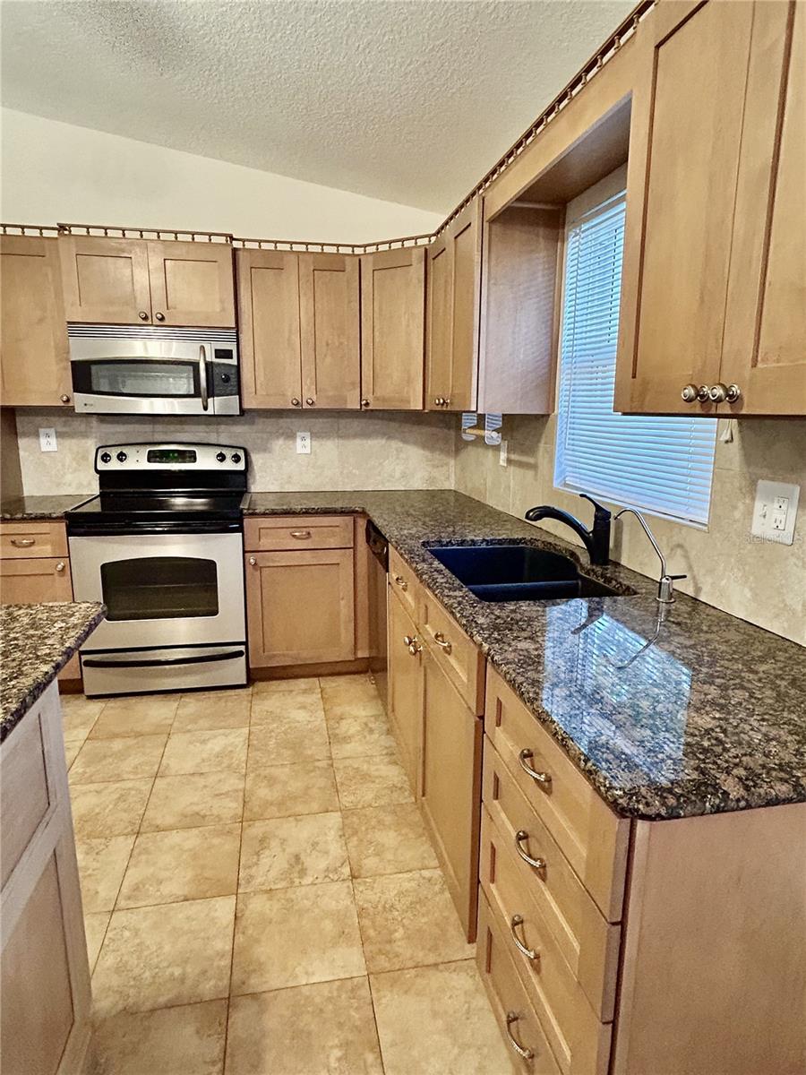 Image 8 of 19 For 1421 Heather Ridge Boulevard 1421