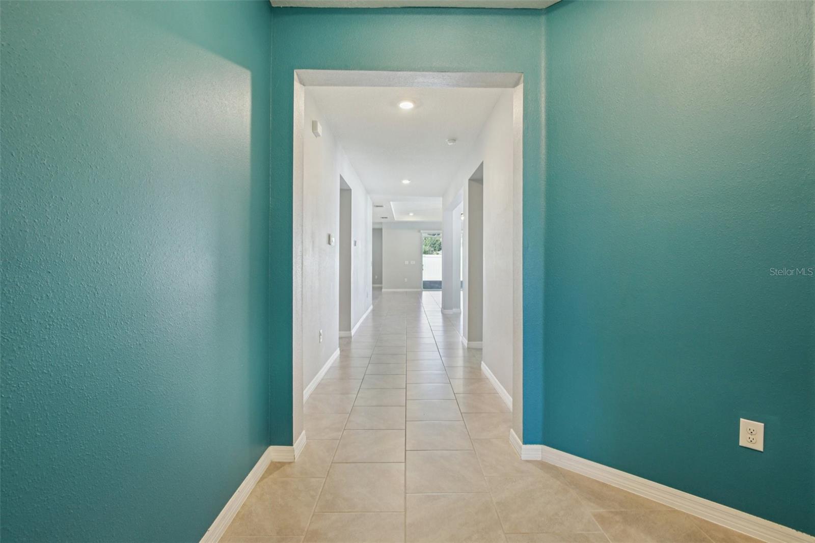 Image 10 of 39 For 13417 Lakeview Oaks Lane