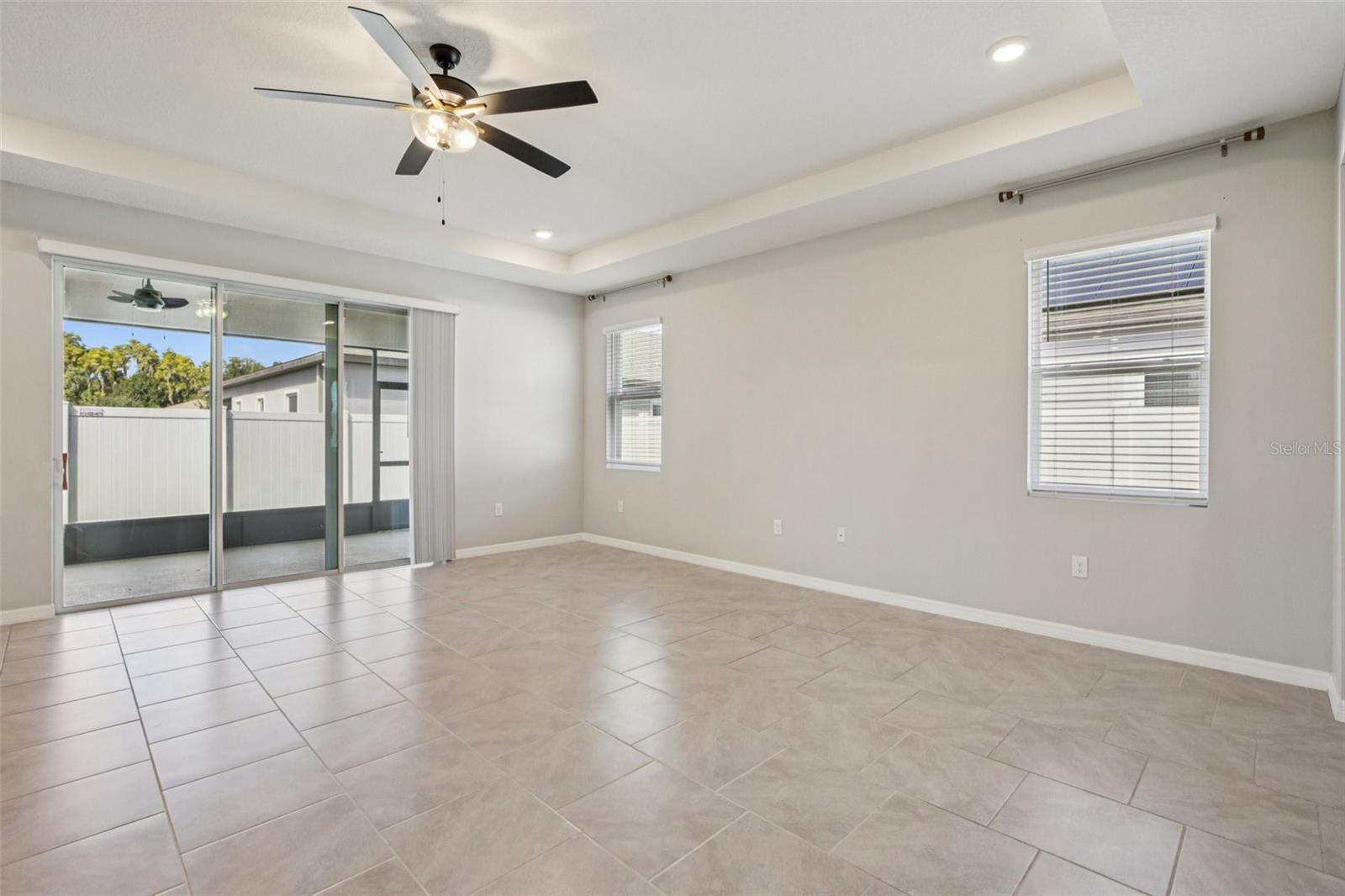 Image 11 of 39 For 13417 Lakeview Oaks Lane