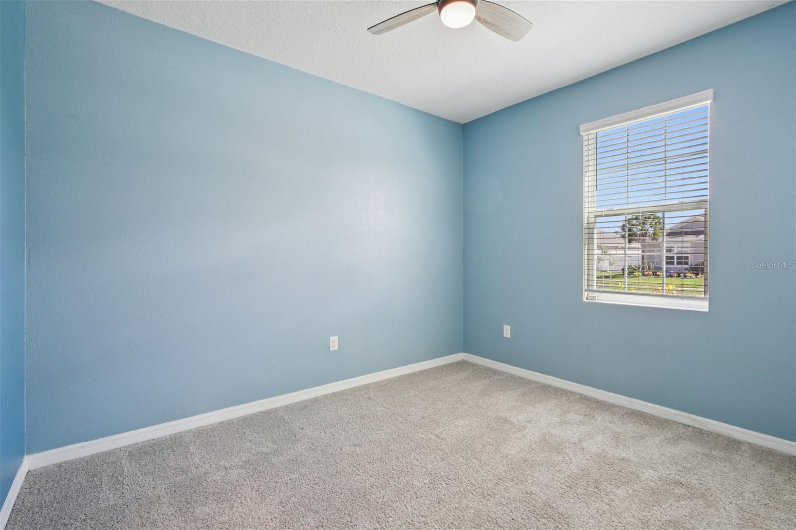 Image 15 of 39 For 13417 Lakeview Oaks Lane