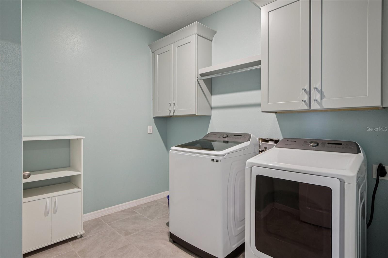 Image 28 of 39 For 13417 Lakeview Oaks Lane