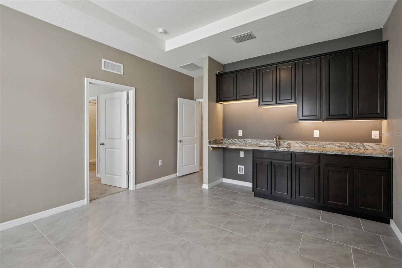 Image 33 of 39 For 13417 Lakeview Oaks Lane