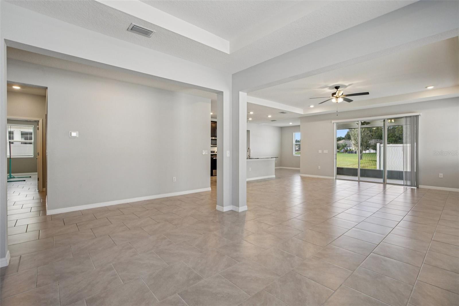 Image 5 of 39 For 13417 Lakeview Oaks Lane