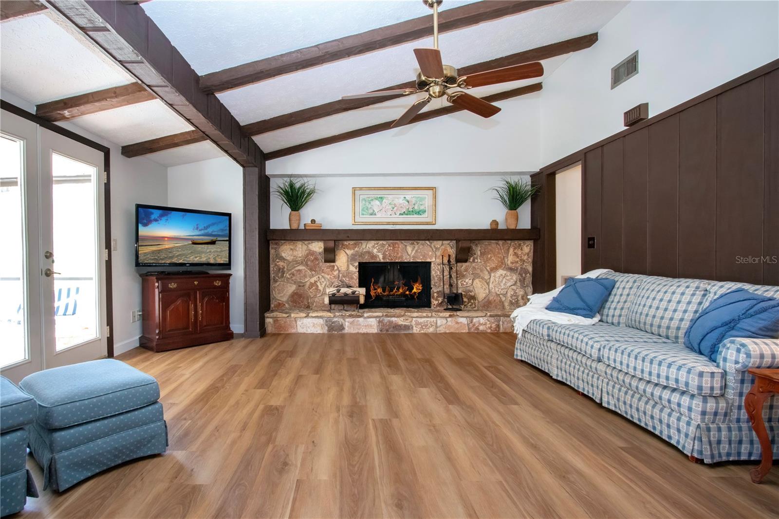 Image 18 of 74 For 602 10th Street Sw