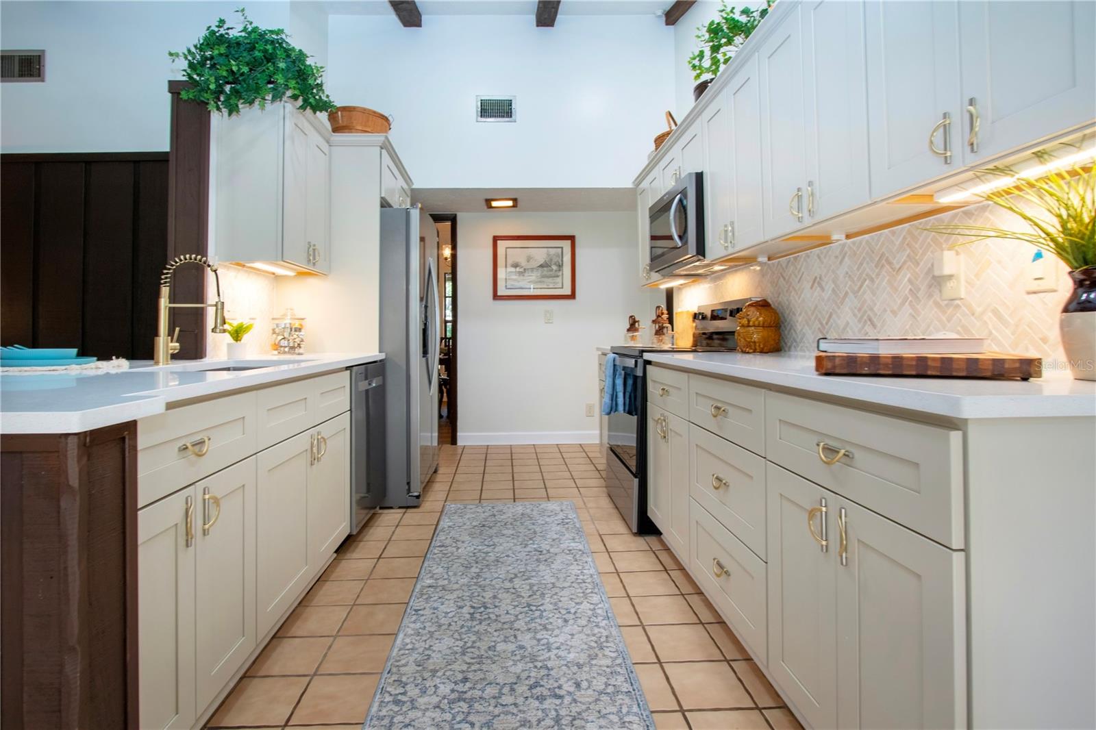 Image 20 of 74 For 602 10th Street Sw