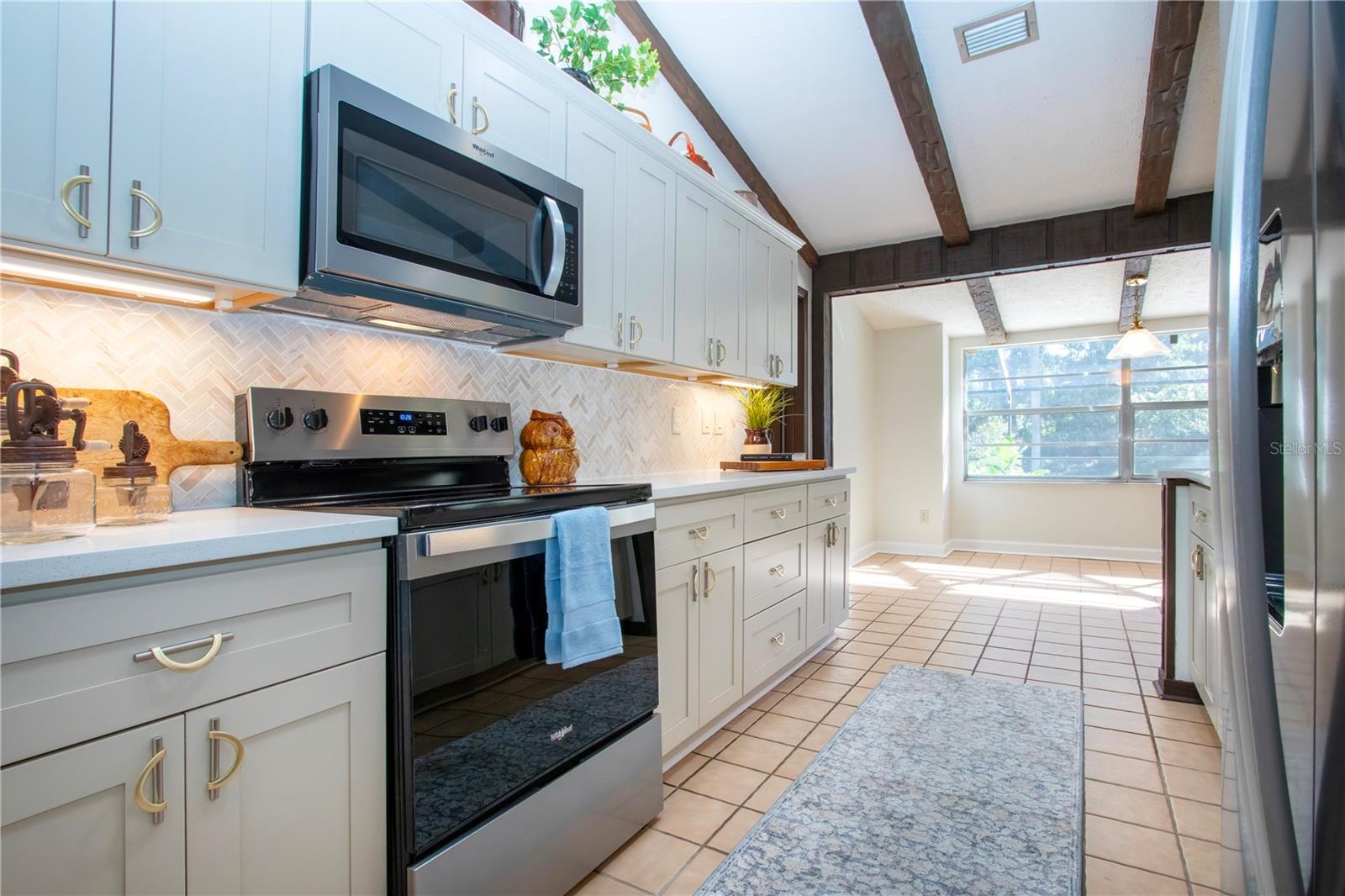 Image 21 of 74 For 602 10th Street Sw