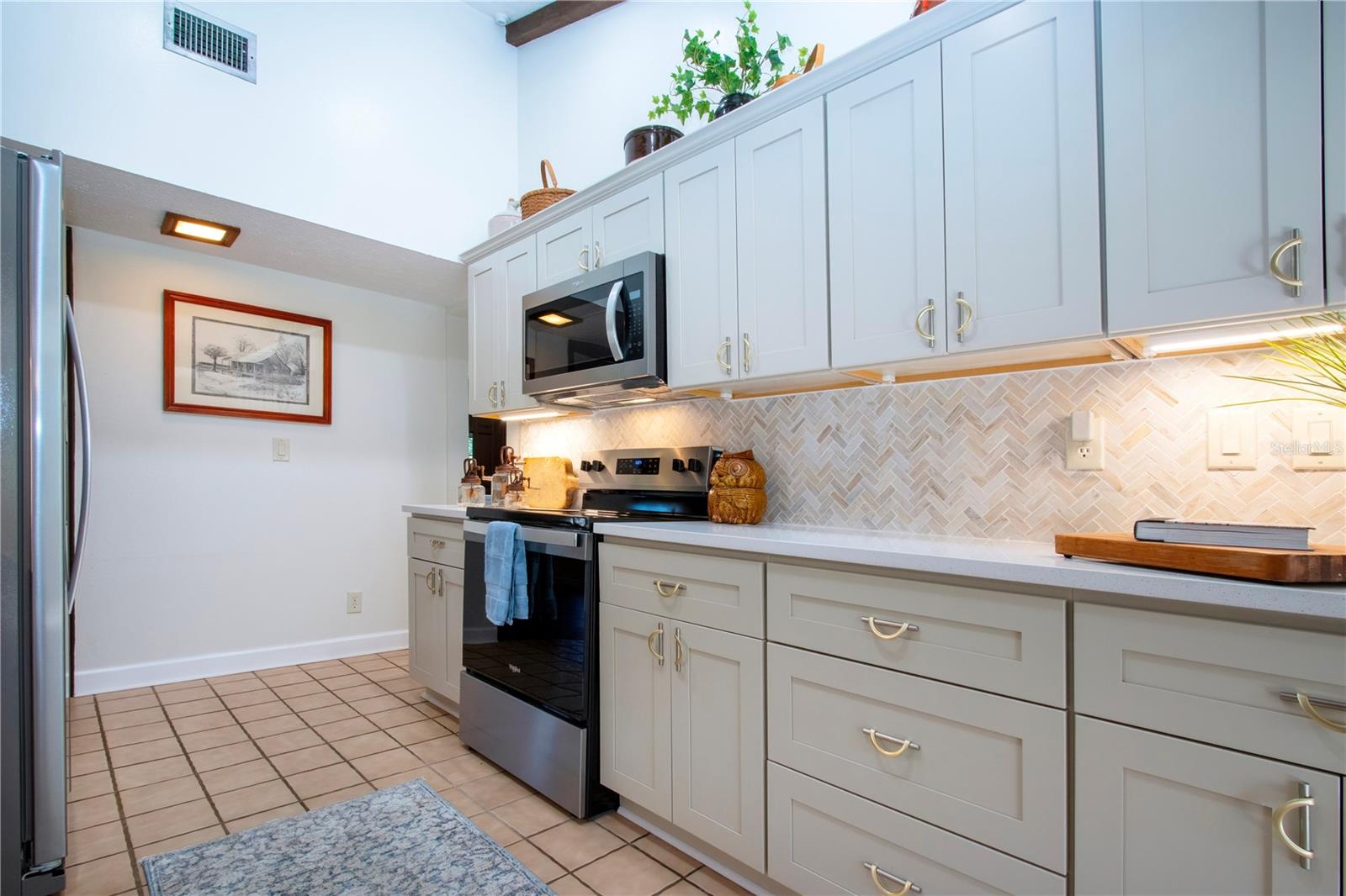 Image 22 of 74 For 602 10th Street Sw