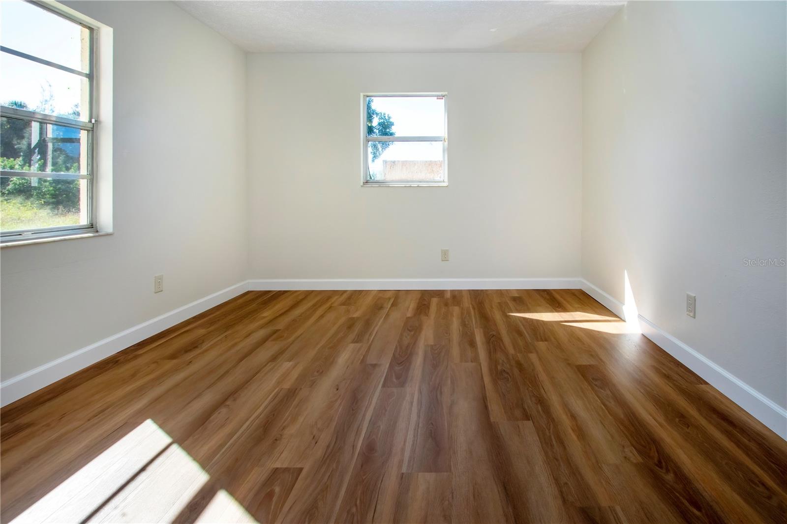 Image 44 of 74 For 602 10th Street Sw