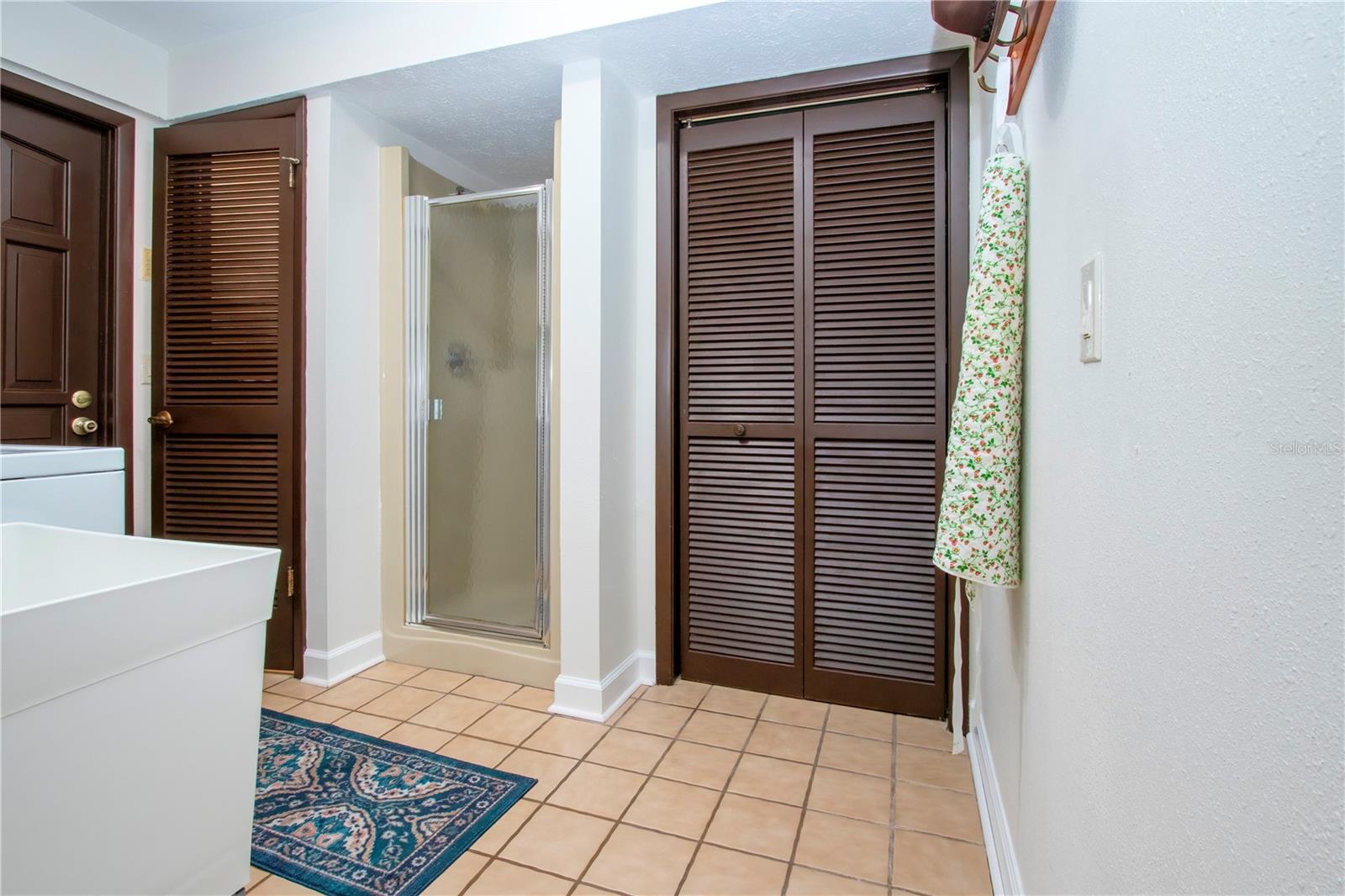 Image 45 of 74 For 602 10th Street Sw