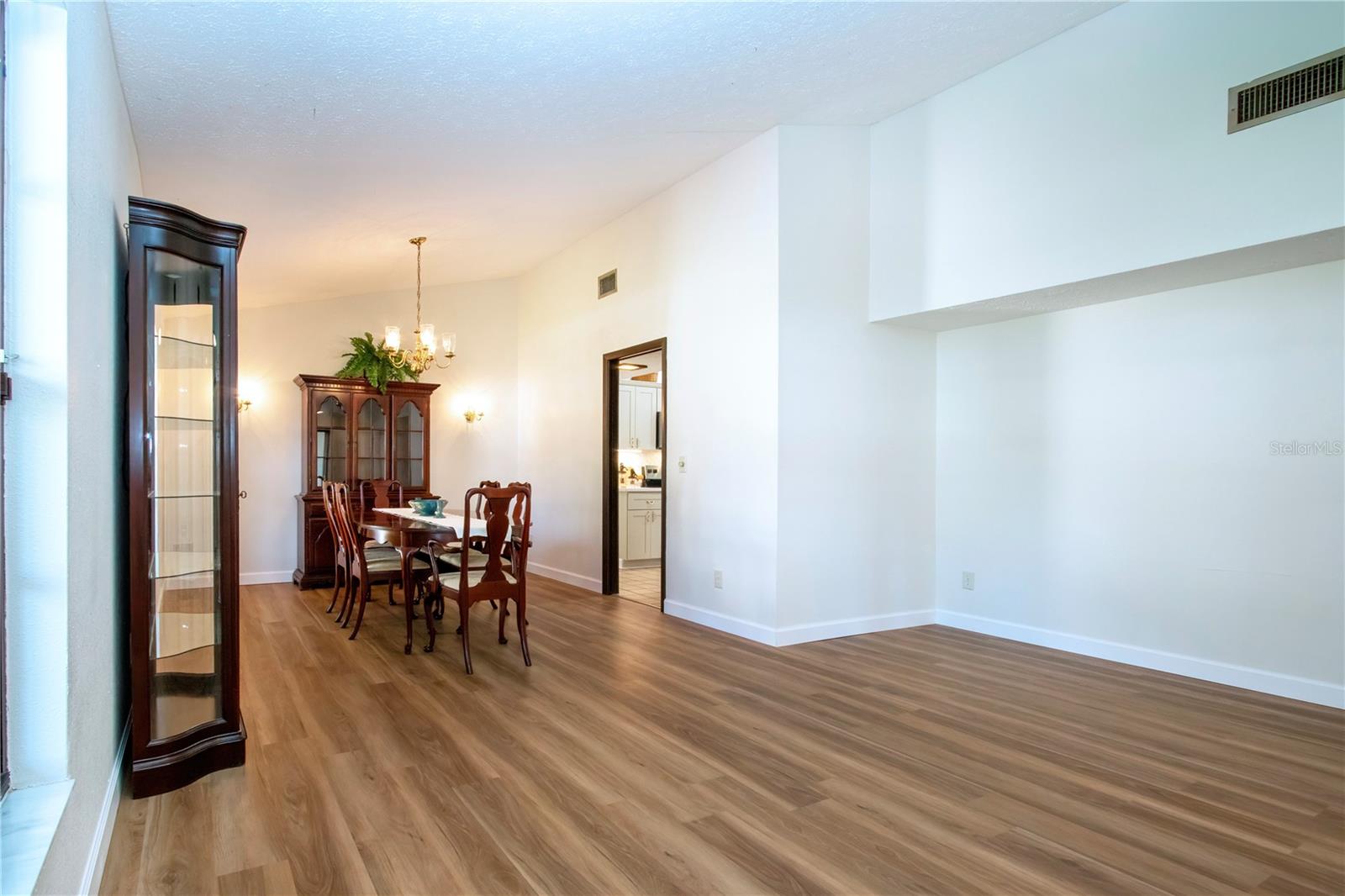 Image 7 of 74 For 602 10th Street Sw